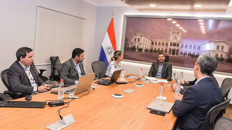 El presidente en ejercicio, Pedro Alliana, mantuvo una reunión con la ministra de Trabajo, Mónica Recalde, para la presentación de los resultados de la última Encuesta Permanente de Hogares (EPH).