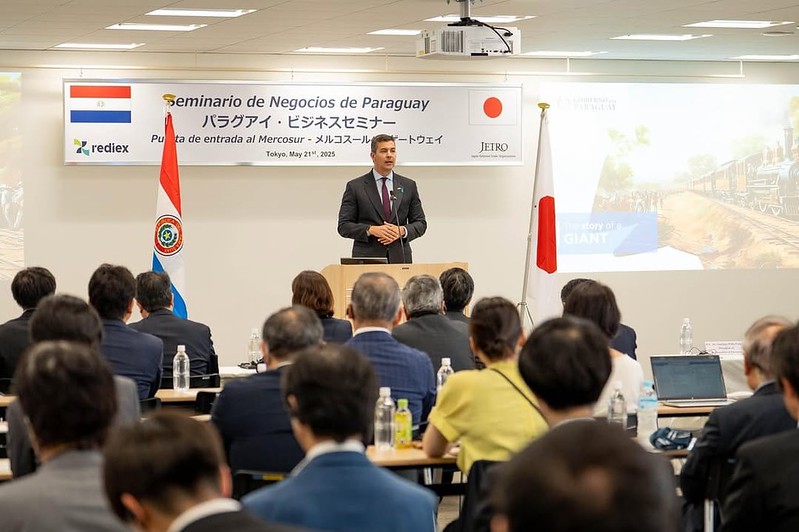 Presidente Santiago Peña presentó las oportunidades de inversión en Paraguay ante empresarios japoneses en JETRO