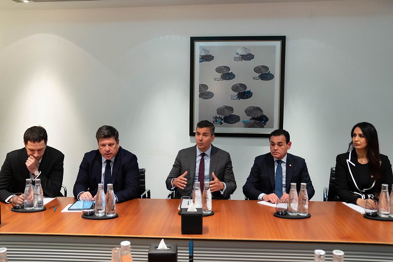 El presidente Santiago Peña dialogó con directivos de G42