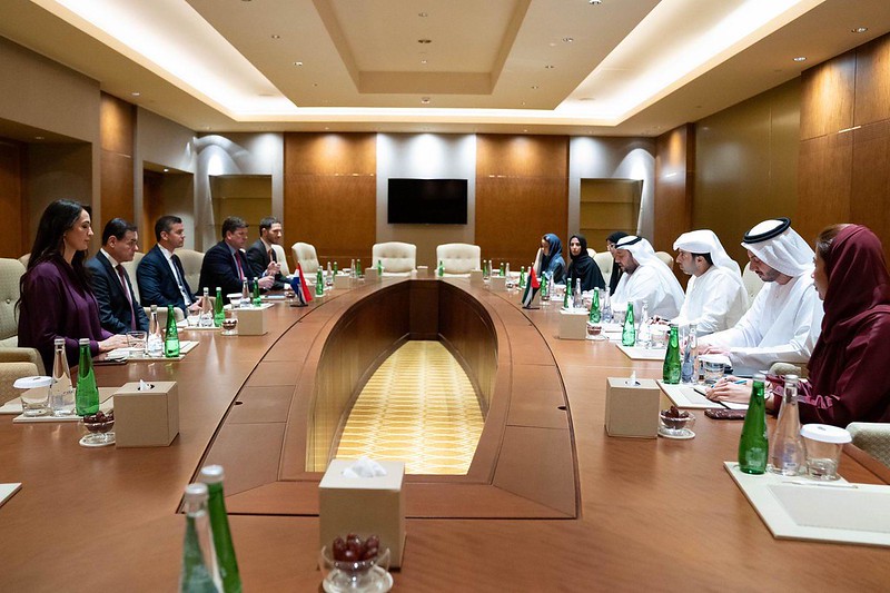 El presidente Santiago Peña mantuvo una reunión con el ministro de Inversiones de Emiratos Árabes Unidos y CEO del grupo ADQ, Mohamed Hassan Alsuwaidi.