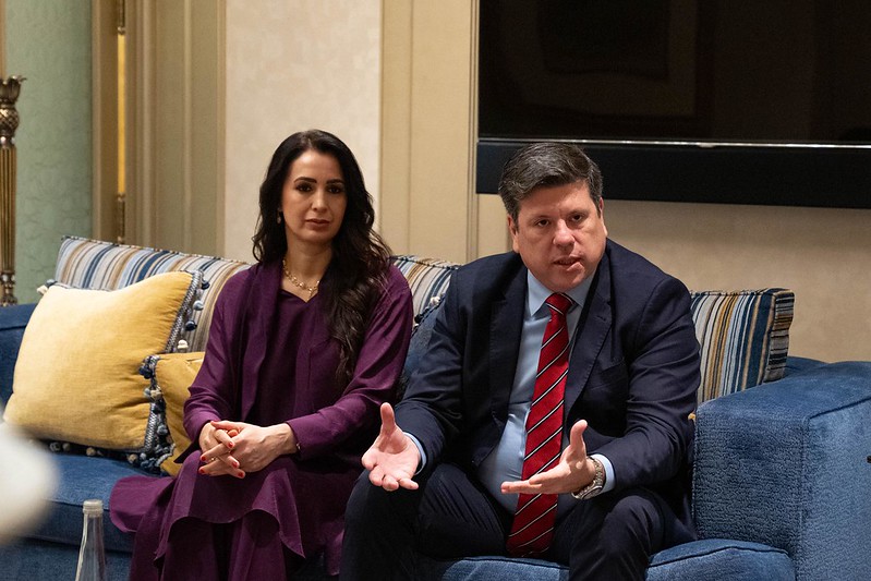 El ministro de Industria, Javier Giménez, mantuvo una reunión en Abu Dhabi