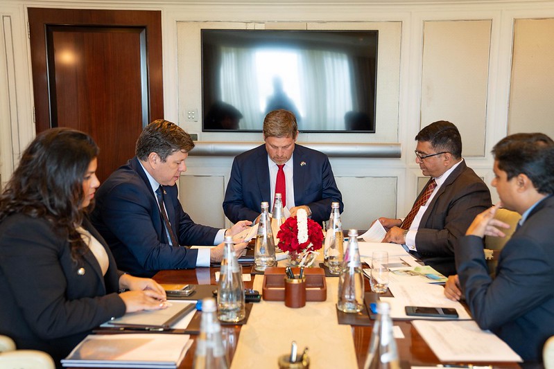 Reunión con representantes de Kalpataru Projects International Limited