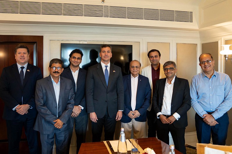 Presidente Santiago Peña encabezó una reunión con el Grupo JIO Reliance