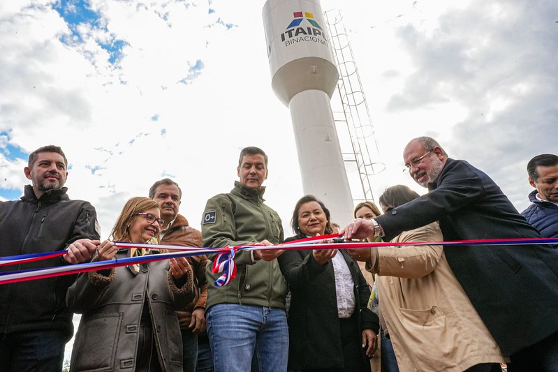 Inauguración del sistema de agua potable para el asentamiento urbano Kiles Kue