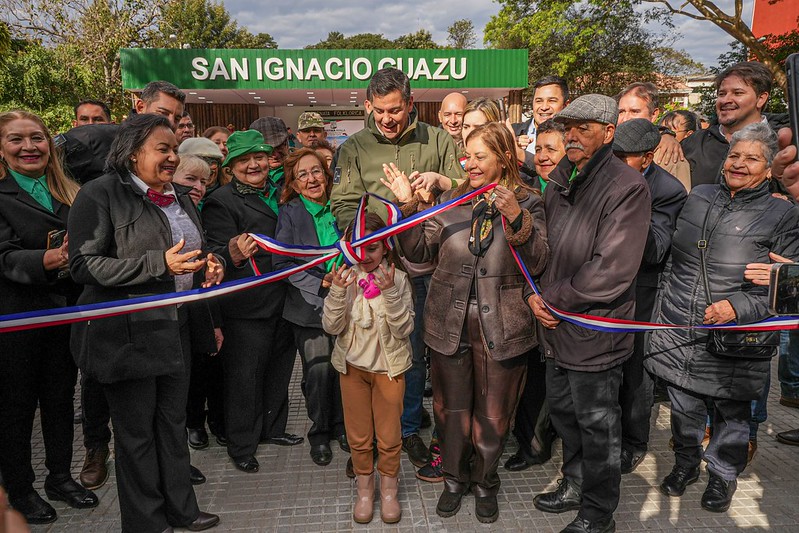 Habilitación de mejoras de la plaza San Roque González de Santa Cruz