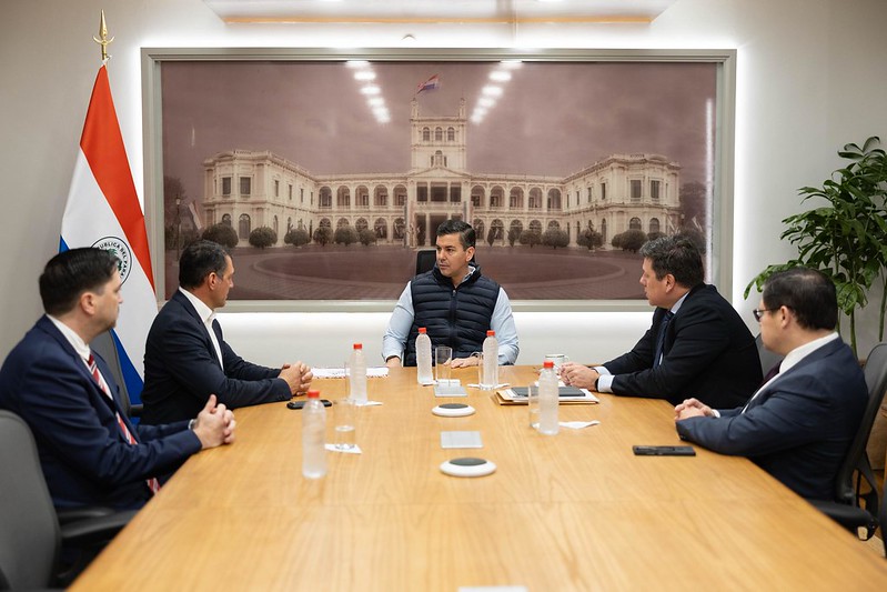 El presidente de la República Santiago Peña, designó al Ing. Ramiro Samaniego Montiel, como presidente del SENAVE