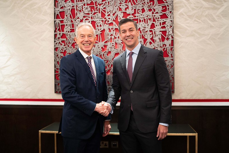 Encuentro del presidente Santiago Peña con el ex Primer Ministro del Reino Unido, Sir Tony Blair