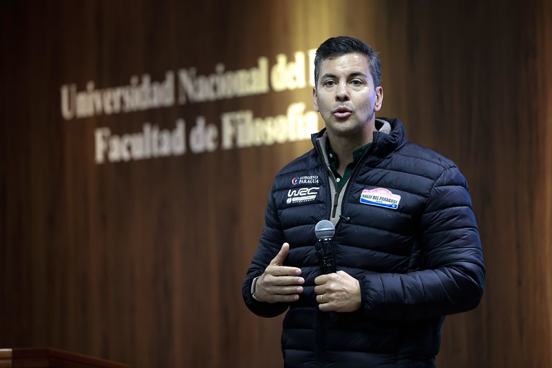 Visita a la Universidad Nacional del Este
