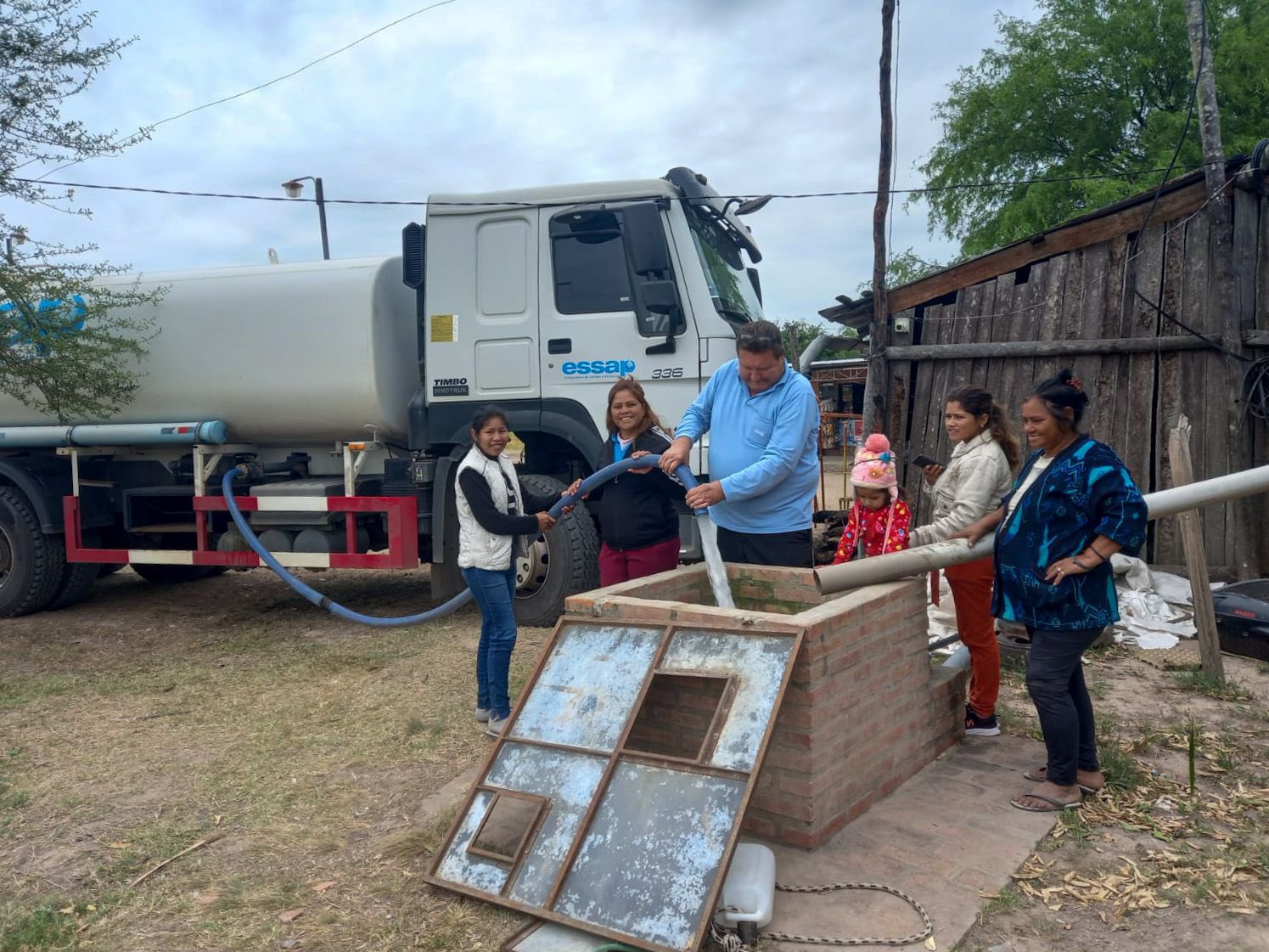 Gobierno asiste a comunidades chaqueñas con agua y alimentos