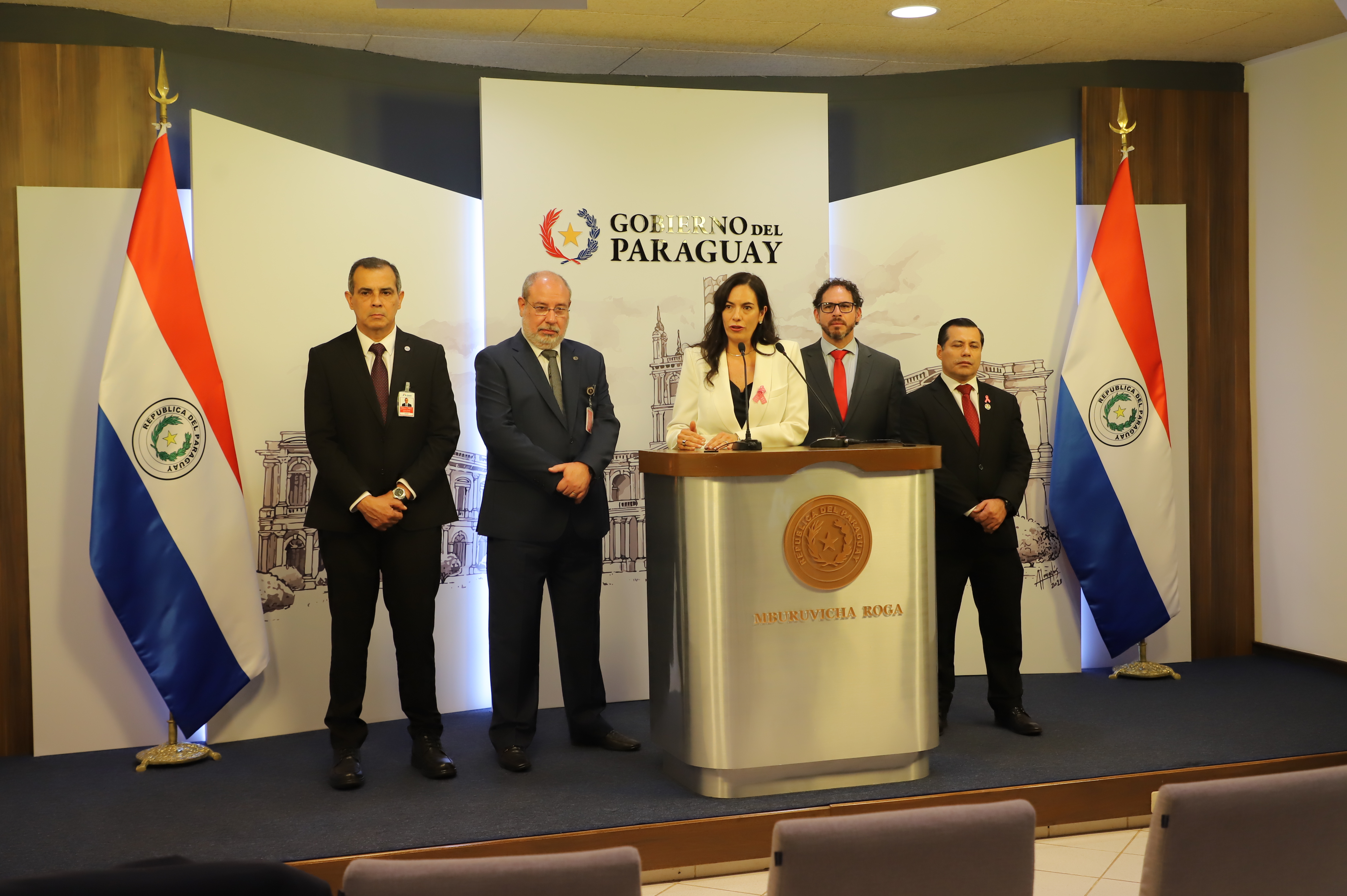 Gobierno propone actualizar política energética con miras al 2050
