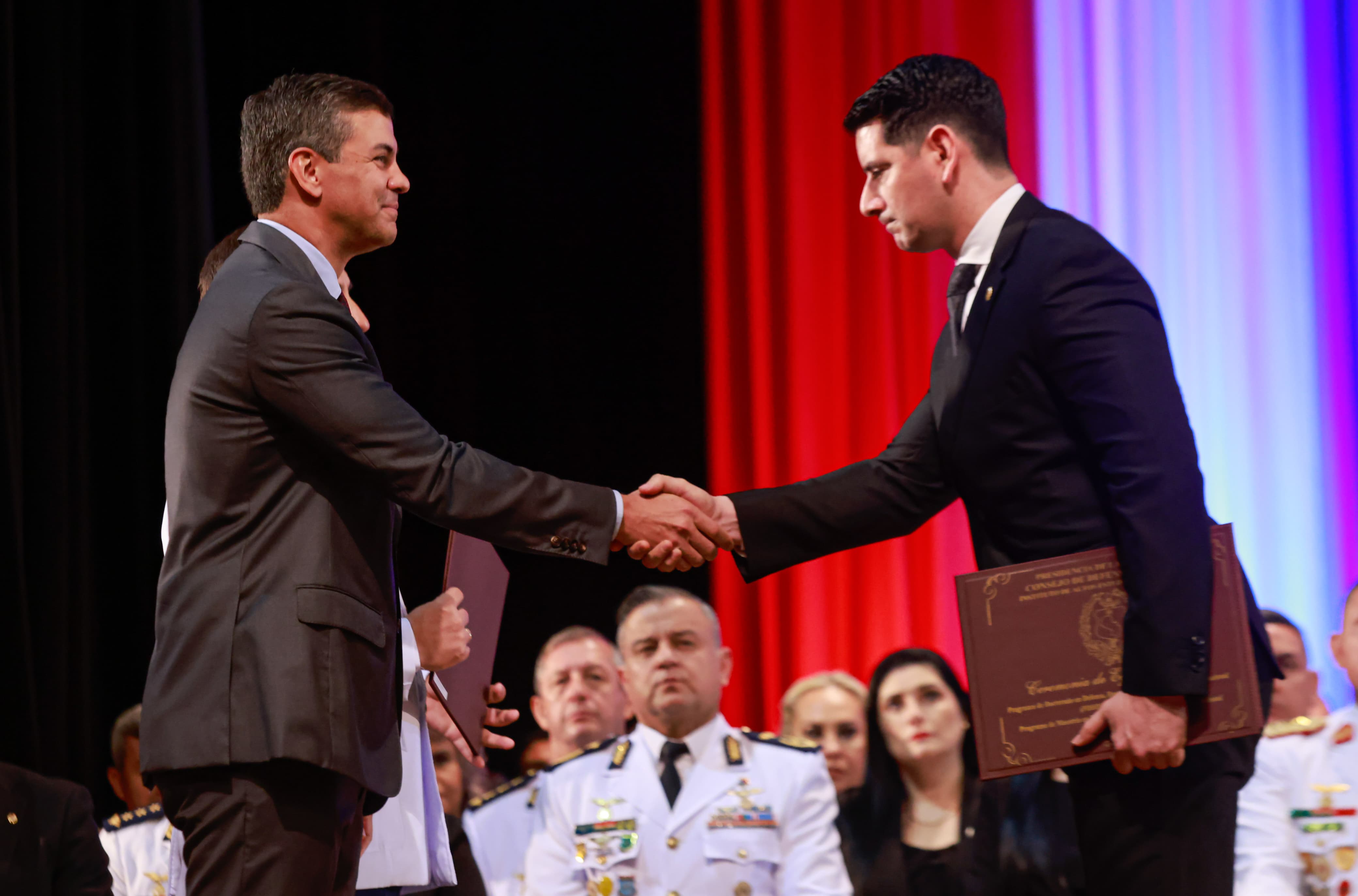 Presidente Peña encabezó el egreso de 108 profesionales del Instituto de Altos Estudios Estratégicos