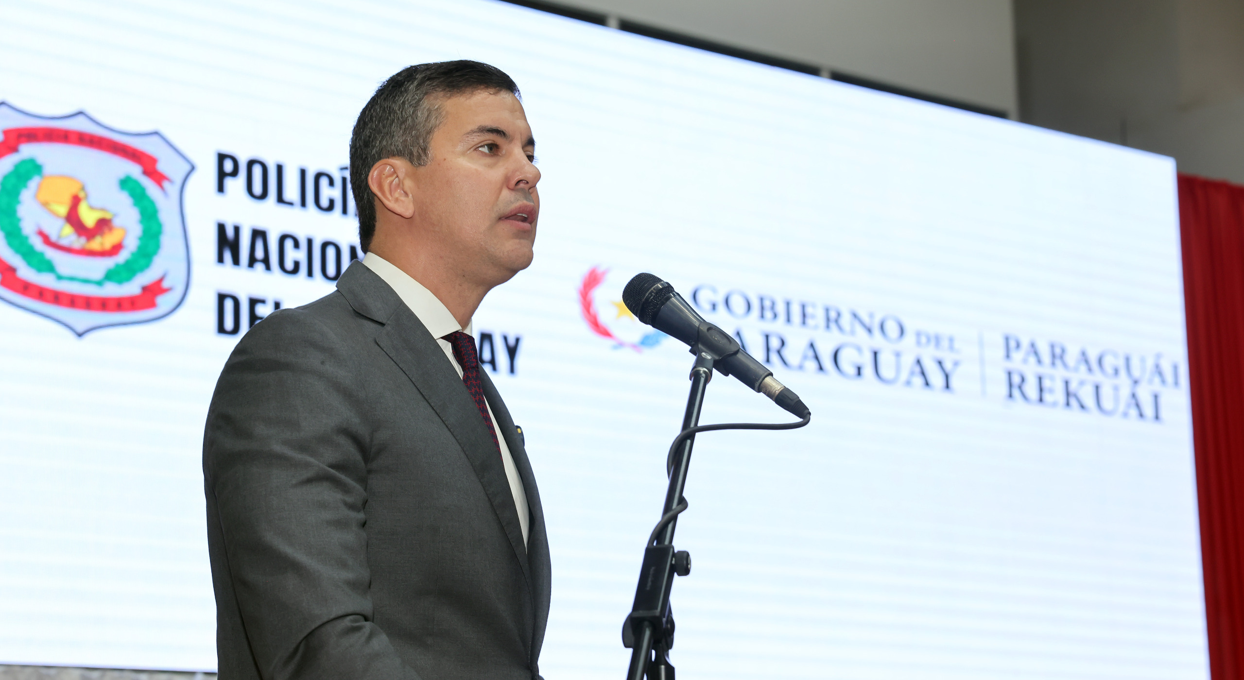 “Este es el Paraguay que estoy decidido a construir, el Paraguay que el día de hoy empieza a cambiar” destacó el presidente Peña en egreso de nuevos policías