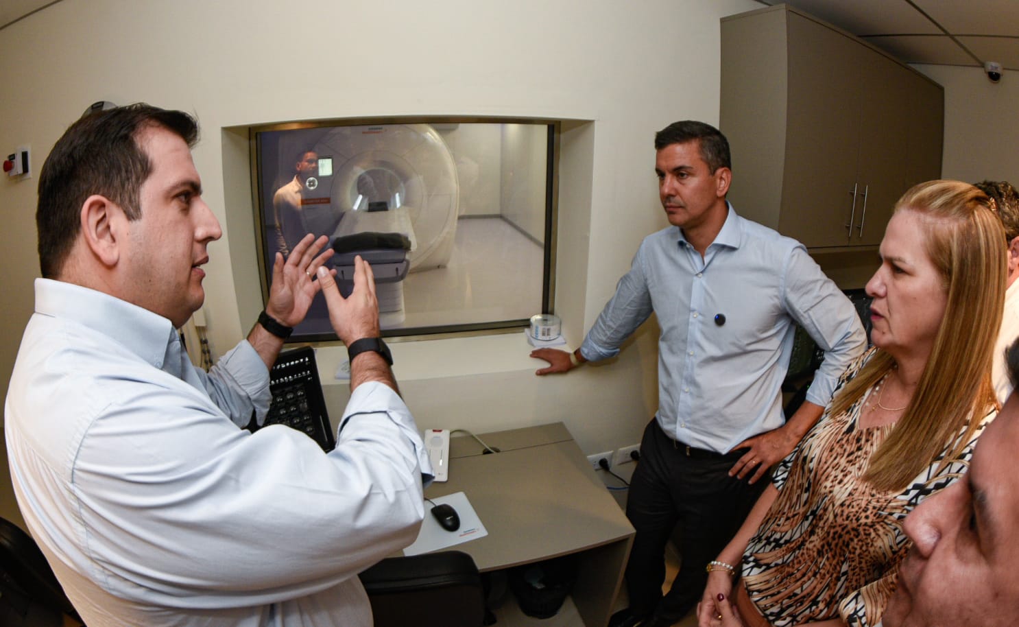 El Presidente visitó moderno Centro de Diagnóstico en San Lorenzo