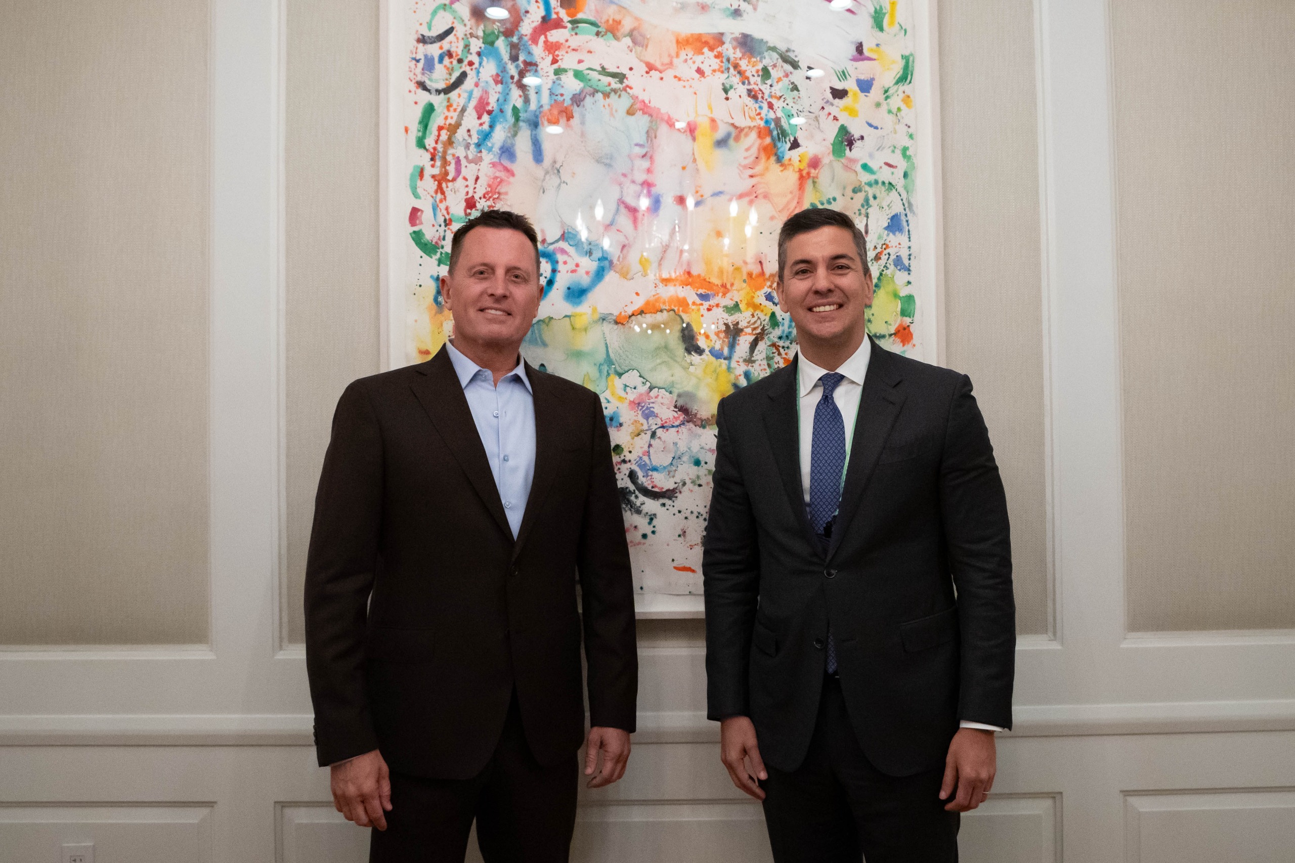 El Presidente Santiago Peña se reúne con Richard Grenell