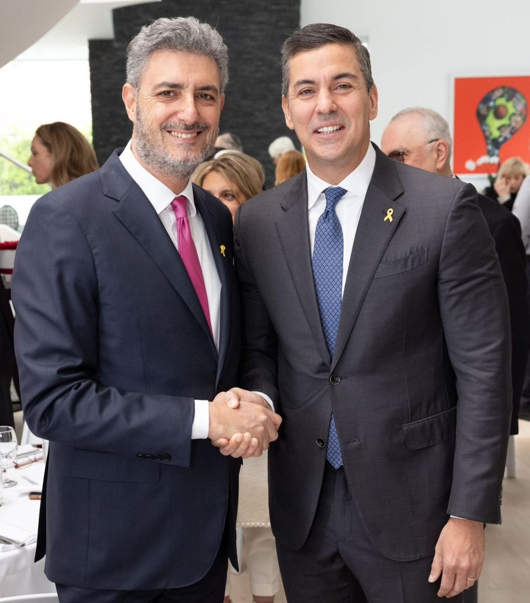 Cálido recibimiento de comunidad judía al Presidente Santiago Peña
