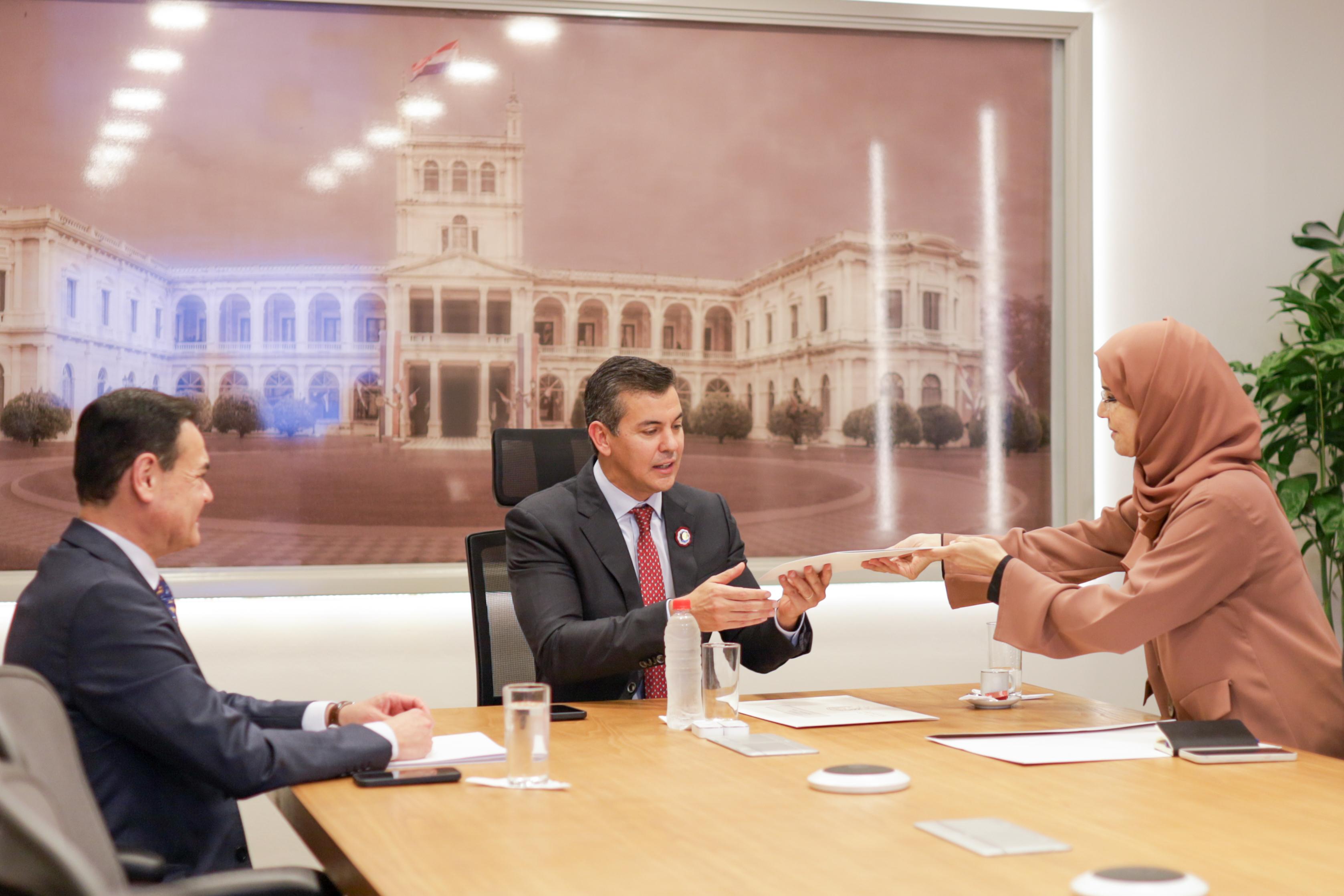 El presidente de la República recibió invitación oficial de Emiratos Árabes Unidos