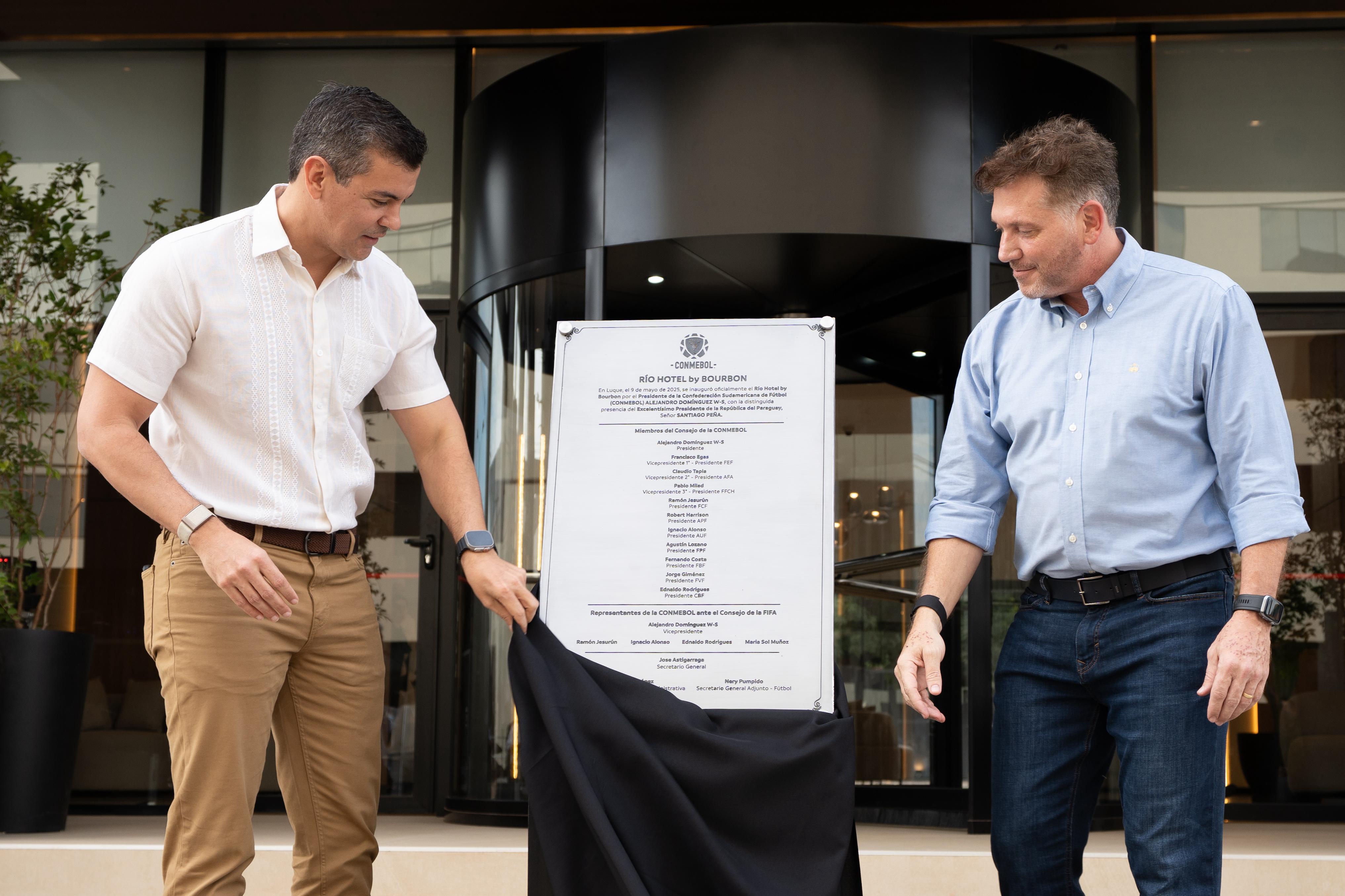 Presidente Peña encabeza inauguración del Rio Hotel by Bourbon