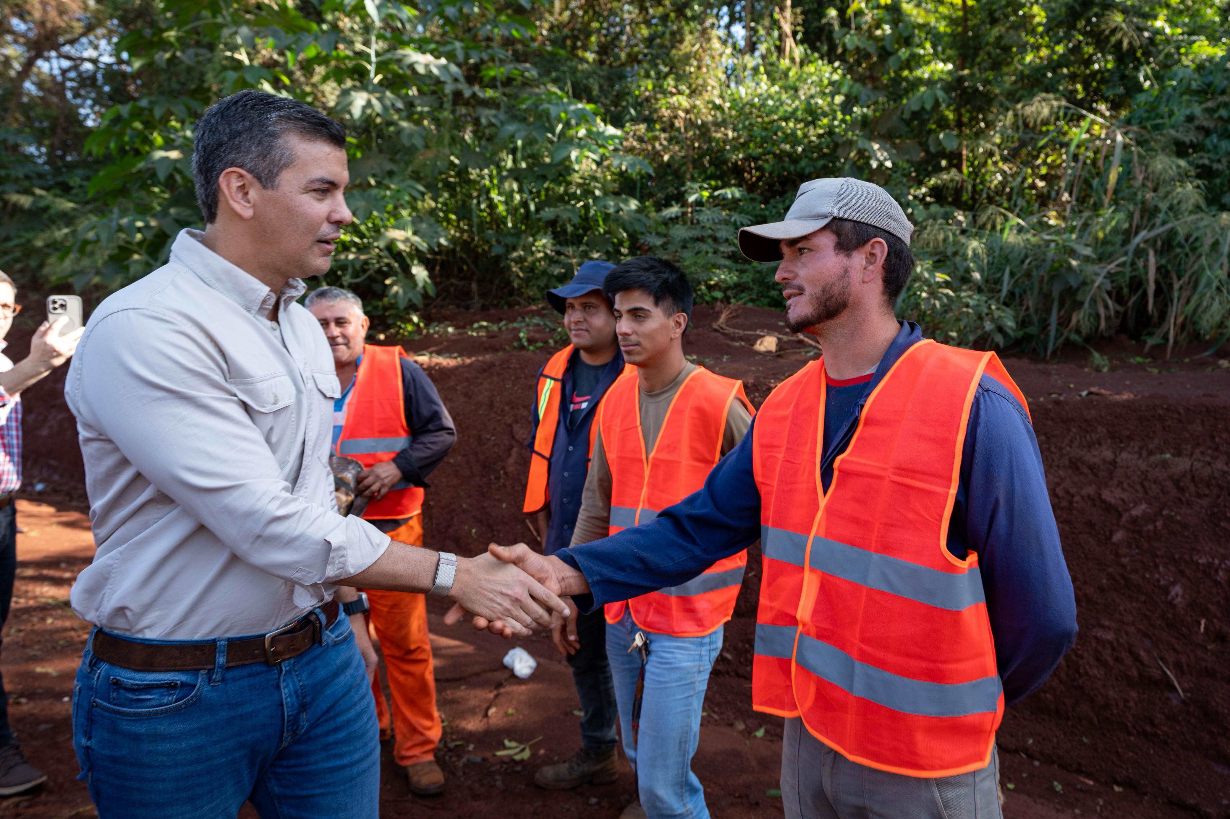 Presidente Santiago Peña desarrolló jornada de Gobierno en Itapúa