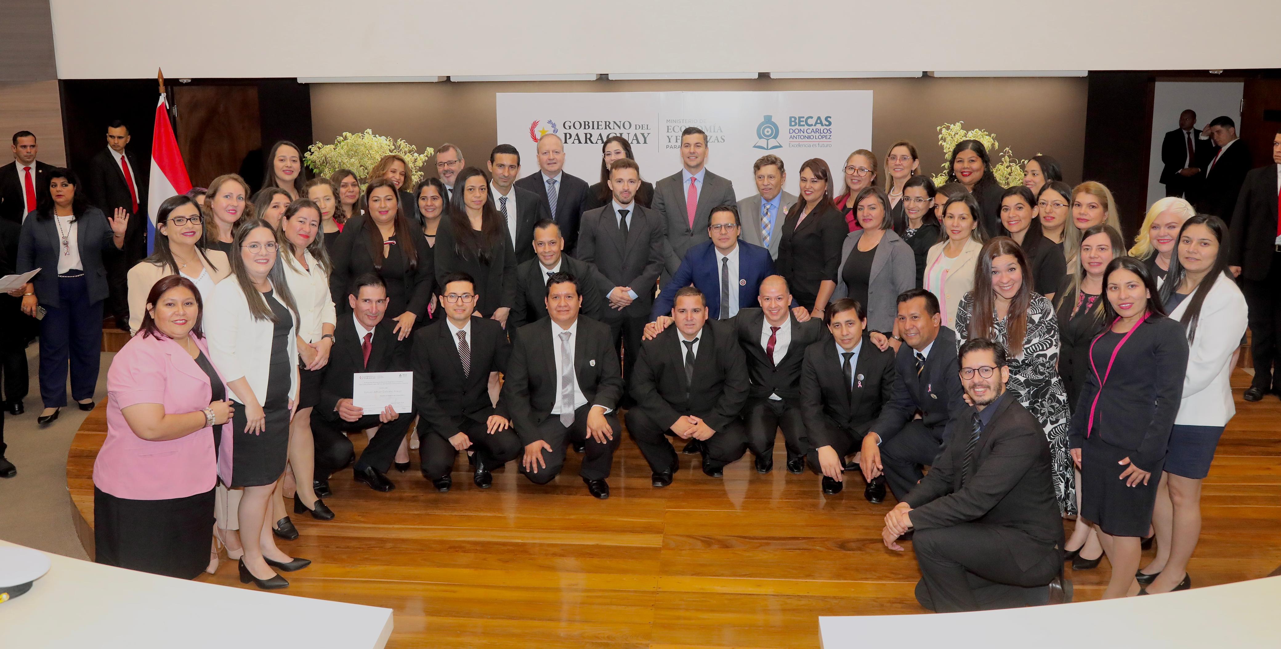Becal suma 44 nuevos becarios que realizarán maestrías en Colombia