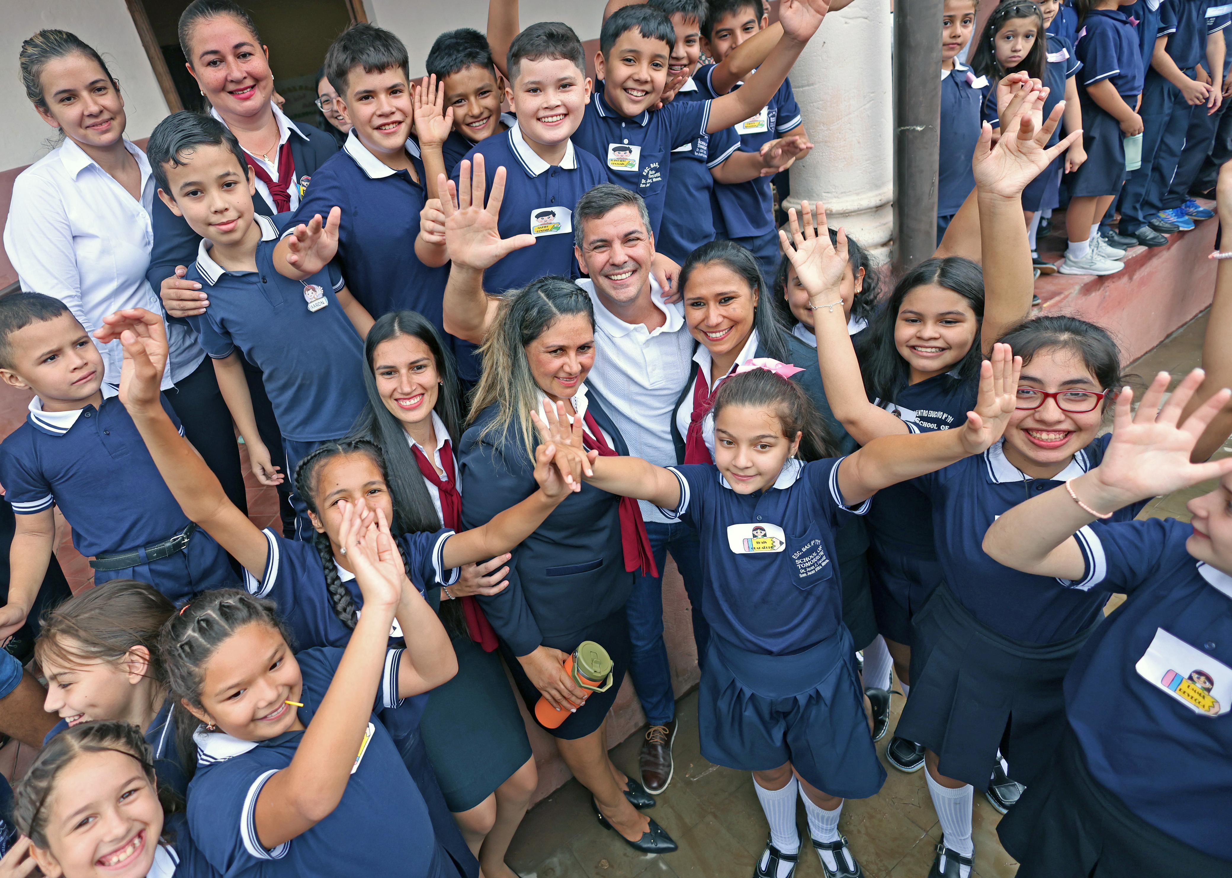 Presidente anuncia millonaria inversión en instituciones educativas
