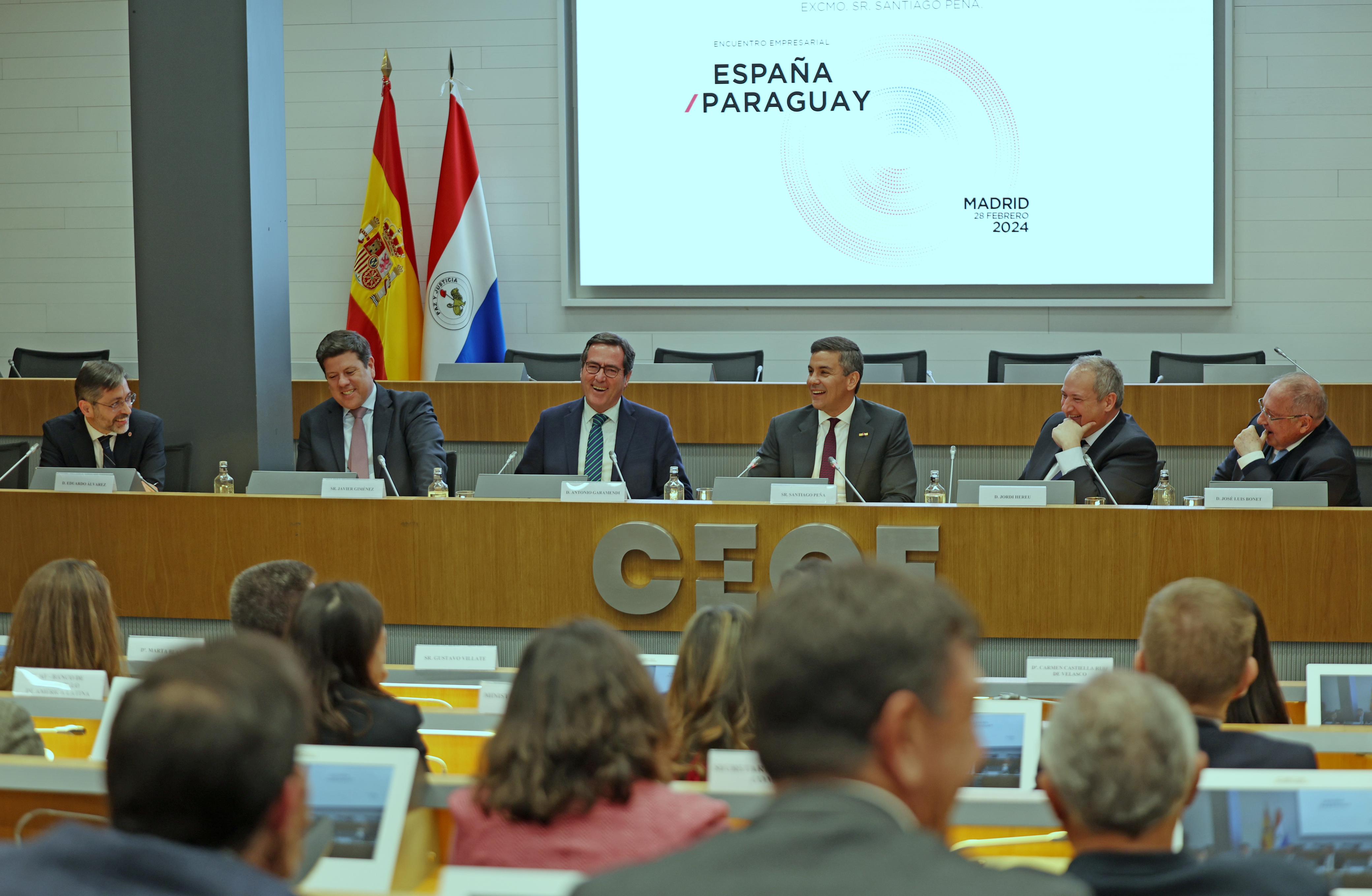 Presidente Peña resalta a Paraguay en foro con empresarios españoles