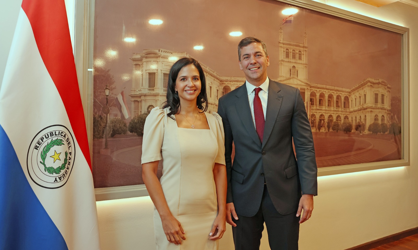 Presidente Peña designa a nueva superintendenta de seguros del BCP