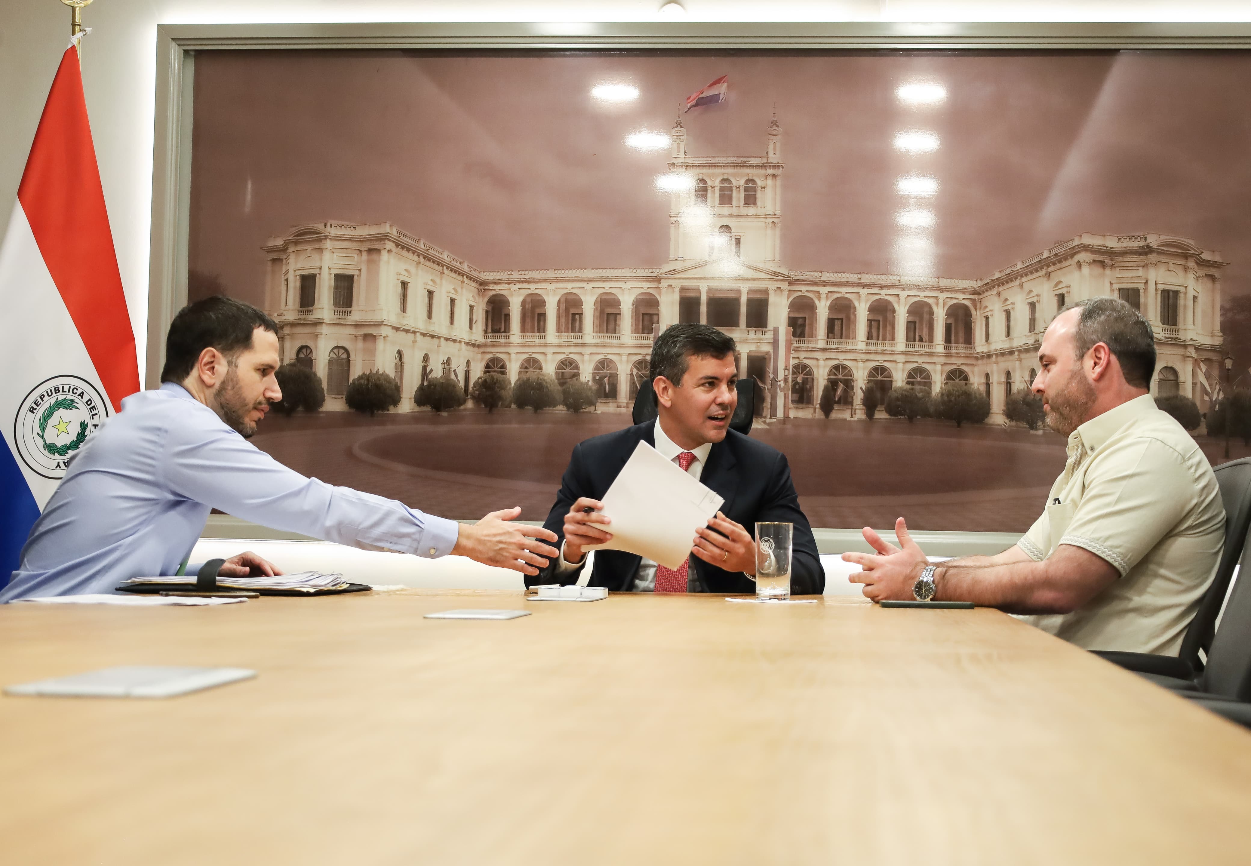 Gobierno suspende por 60 meses habilitación de estaciones de servicios en zonas urbanas
