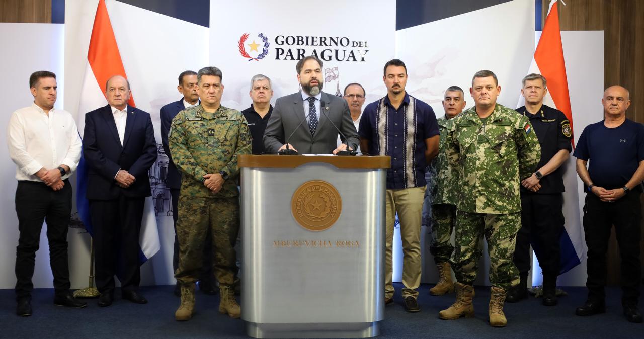 En operativo sin precedentes, expulsan del Paraguay a presos de alta peligrosidad