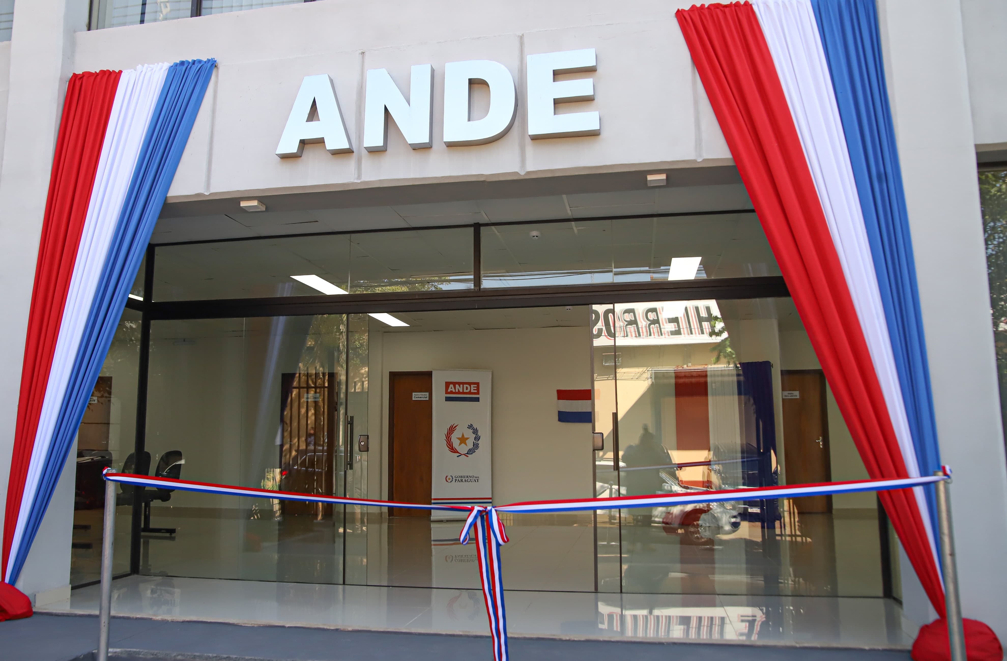 Nuevo edificio de ANDE en Coronel Oviedo beneficiará a más de 50.000 clientes en Caaguazú Nuevo edificio de ANDE en Coronel Oviedo beneficiará a más de 50.000 clientes en Caaguazú