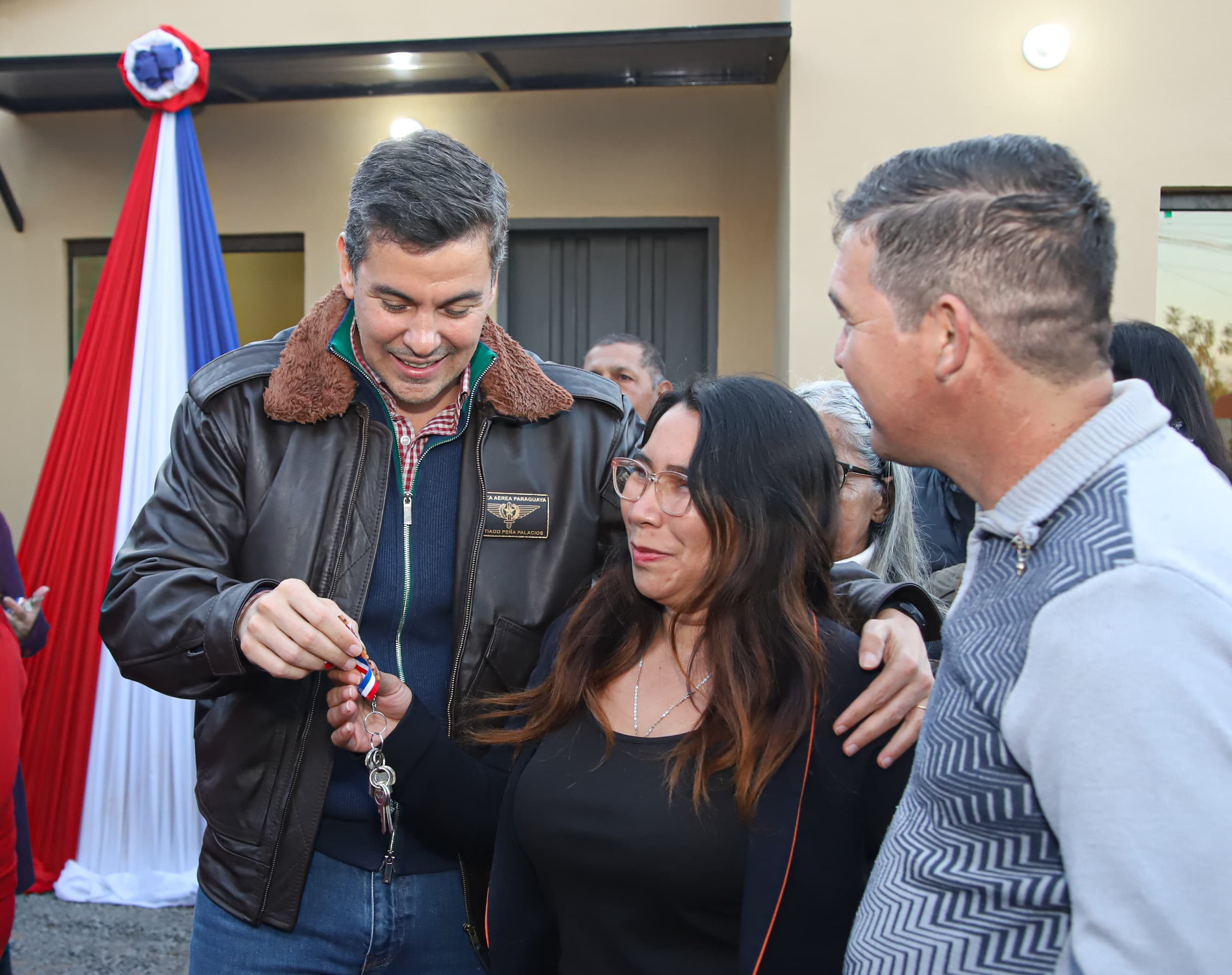 Presidente Peña entrega 52 nuevas viviendas en Coronel Oviedo Presidente Peña entrega 52 nuevas viviendas en Coronel Oviedo