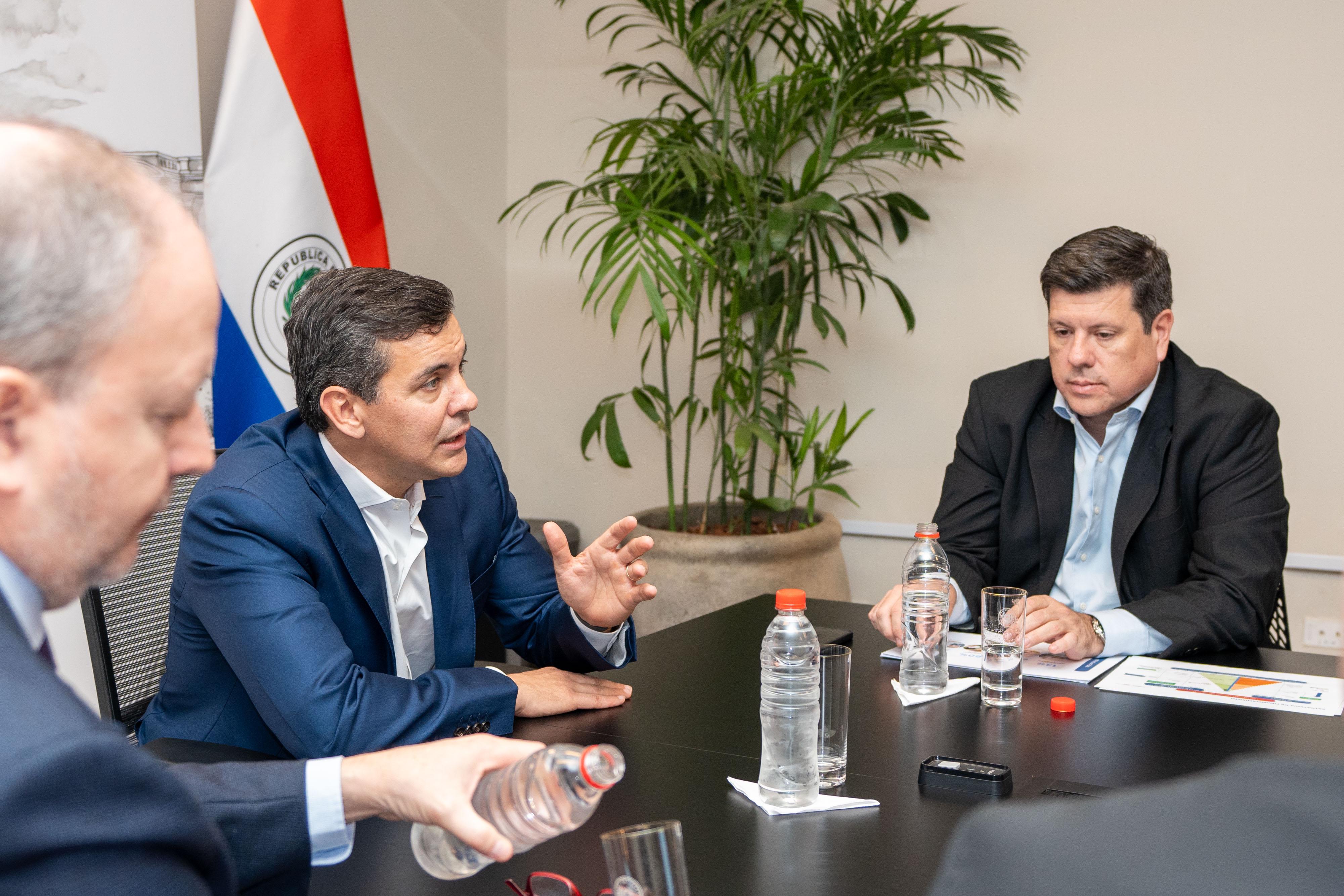 Presidente Peña busca reducir tasas de interés para las MIPYMES y mejorar la competitividad