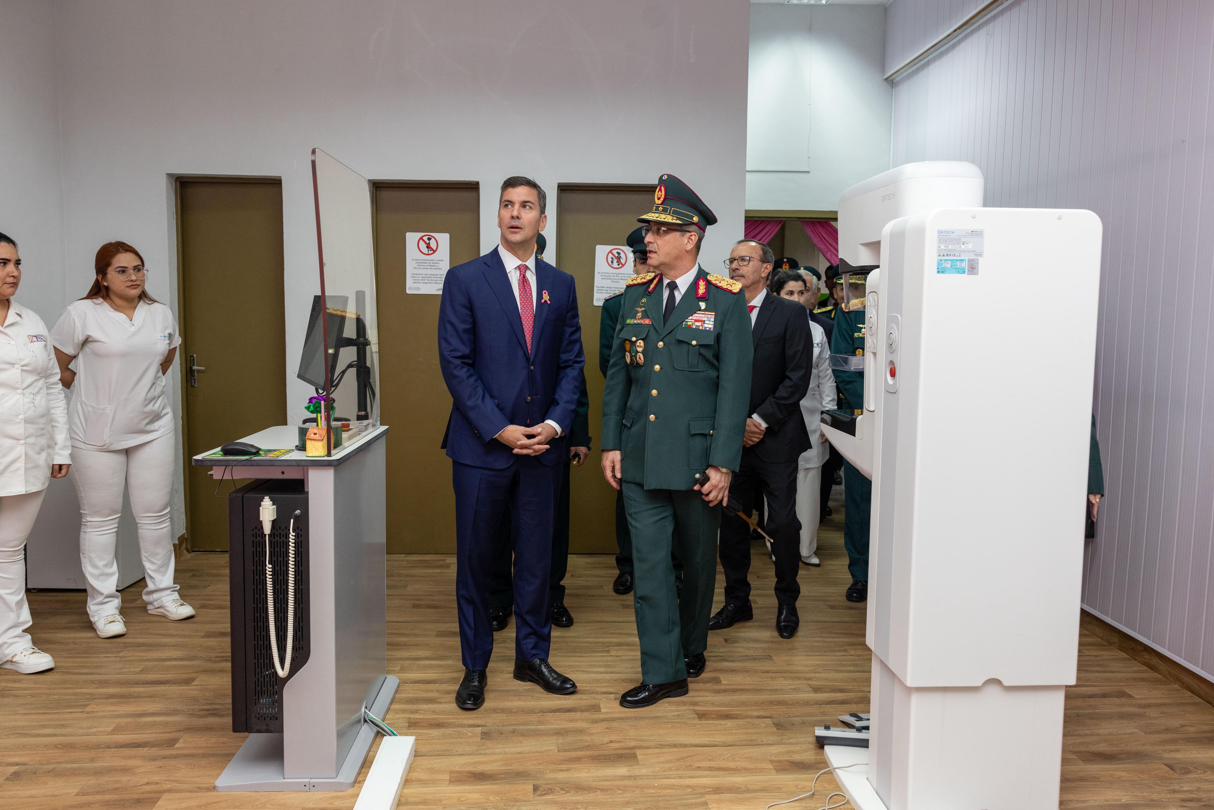 Presidente Peña inauguró obras en el Hospital Militar