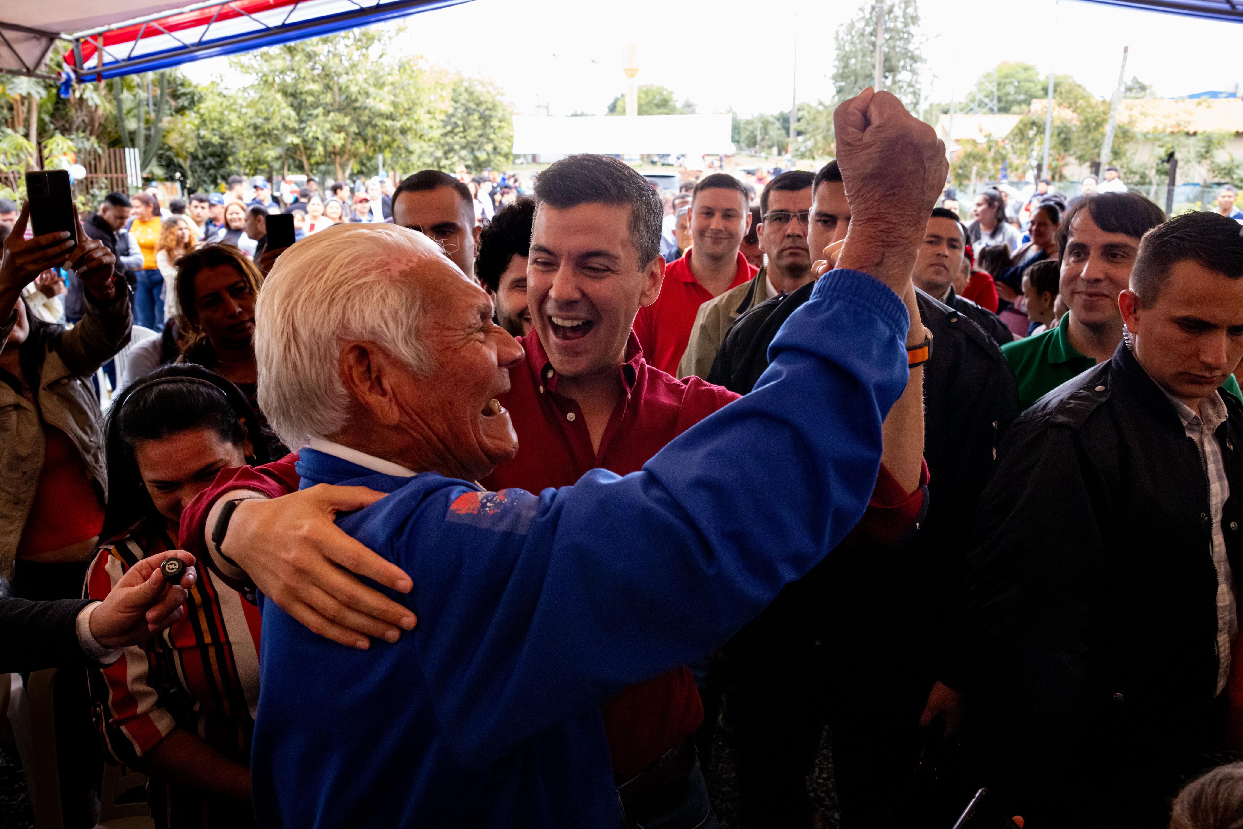 Presidente Peña entrega viviendas en Ypané y reafirma su compromiso mejorando la calidad de vida de más paraguayos