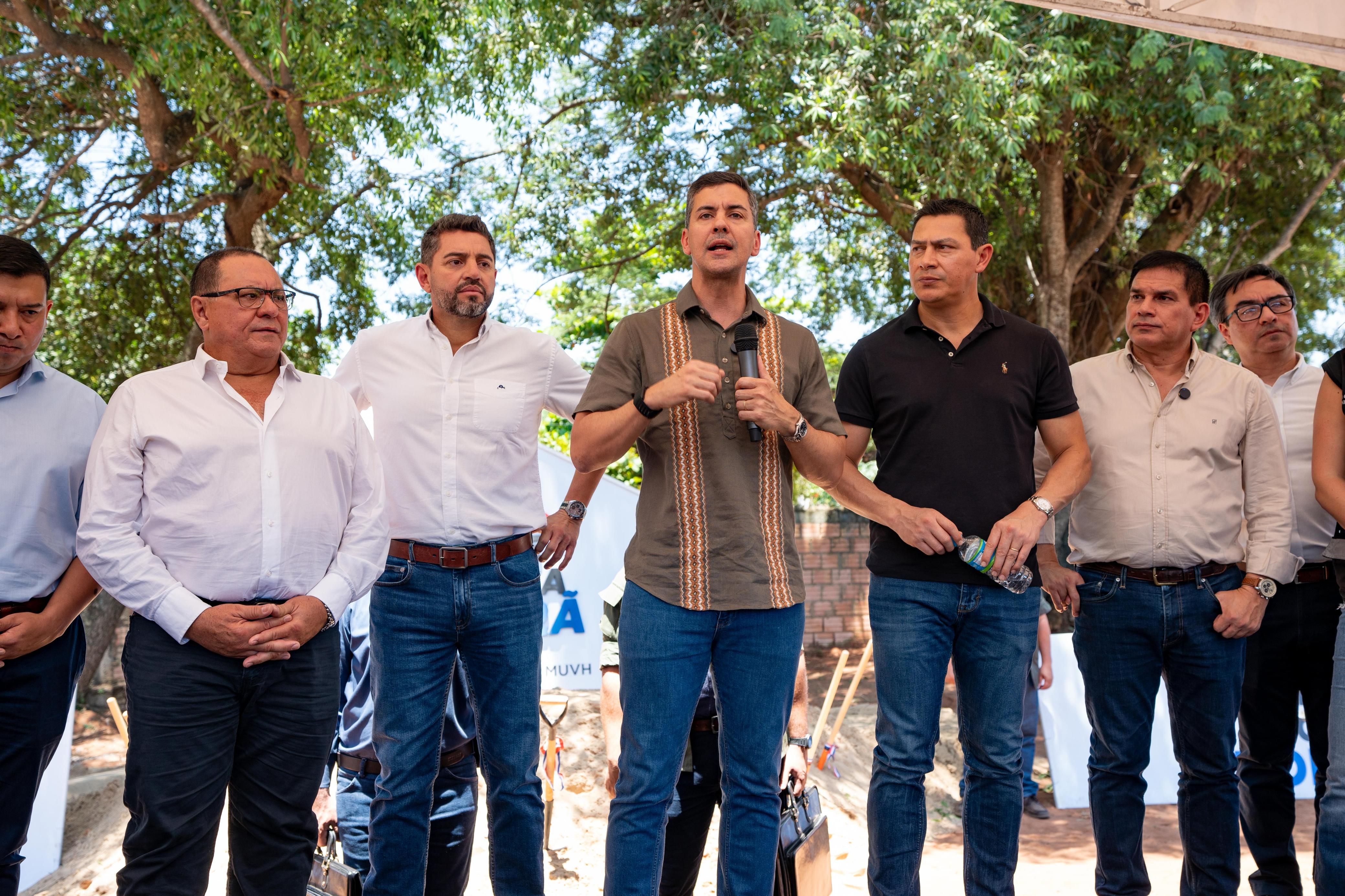 Presidente Peña inauguró viviendas en Limpio promoviendo el desarrollo comunitario