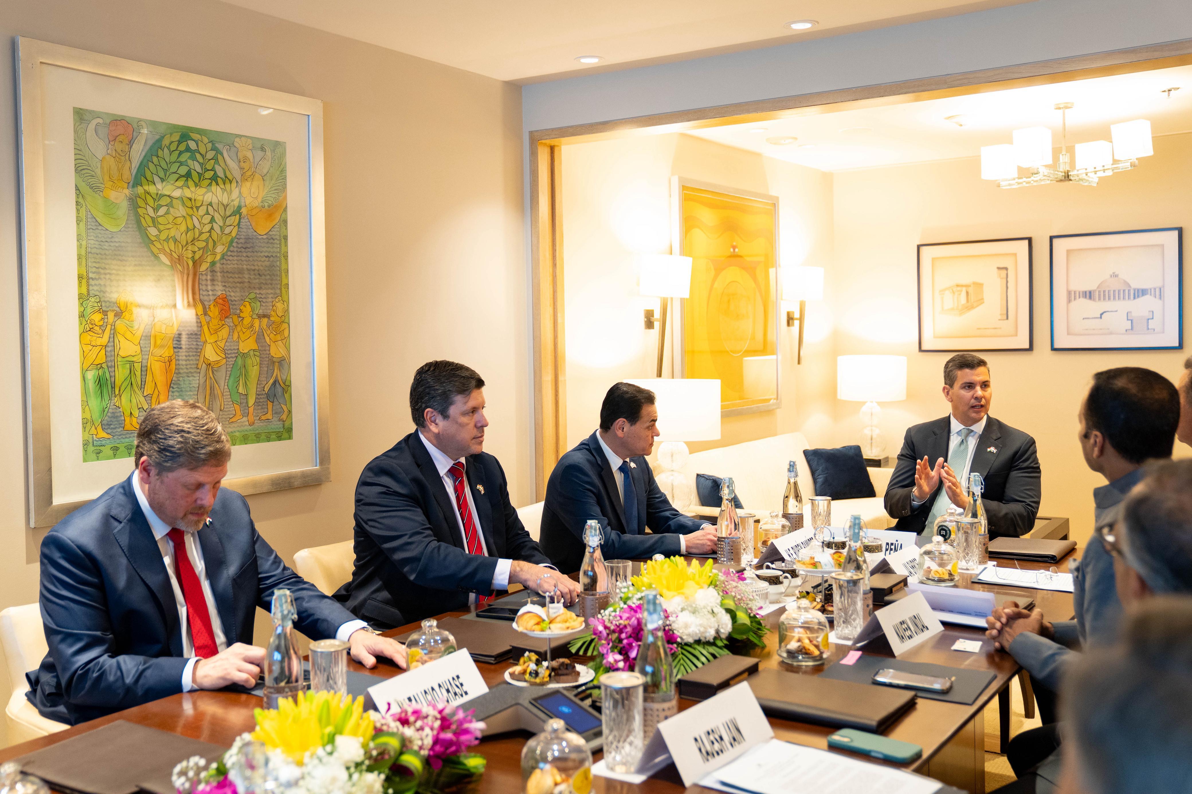 Presidente Peña consolida alianzas con líderes industriales de la India