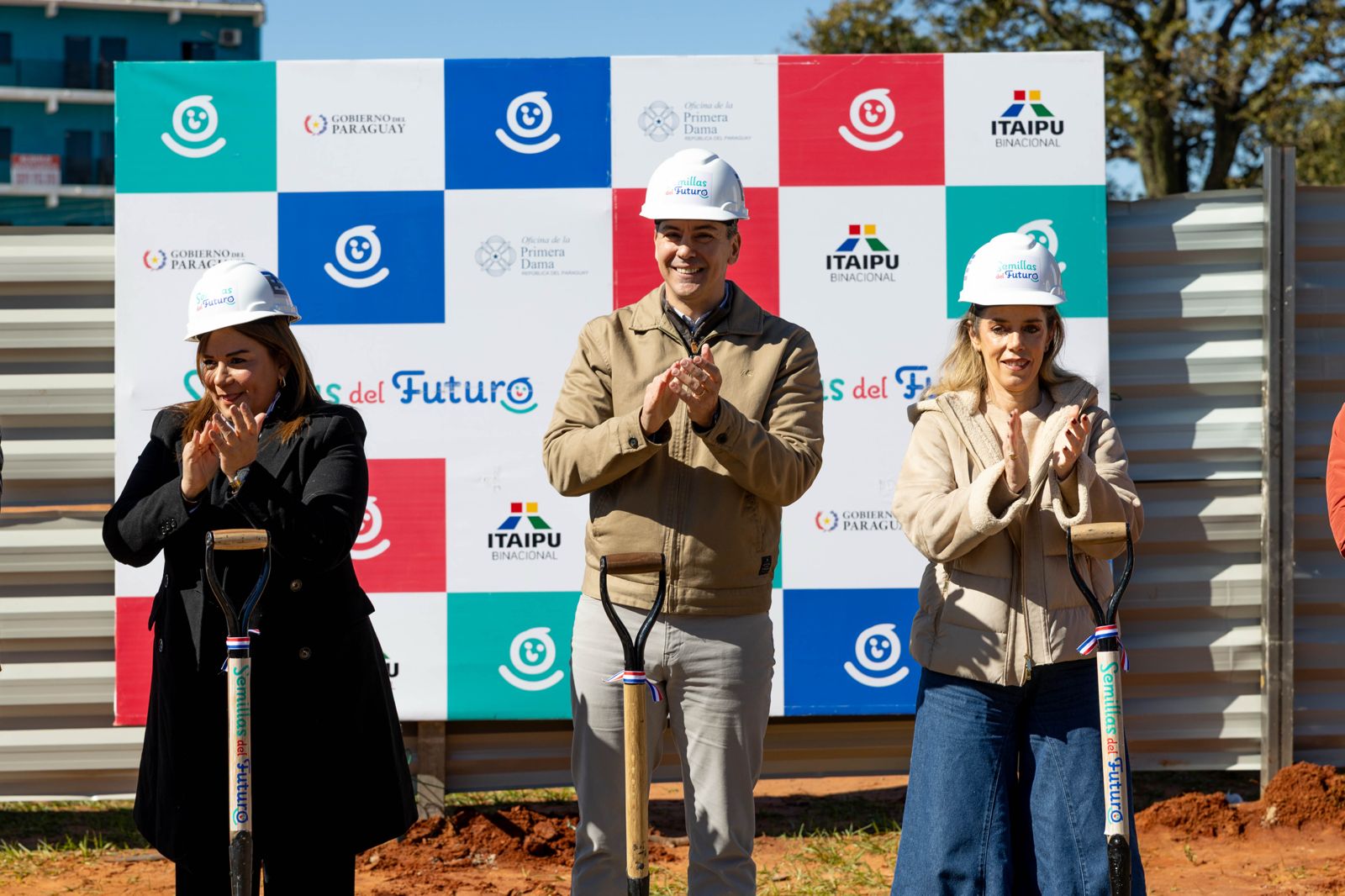 El Presidente Peña dio inicio a las obras del Centro de Atención Integral “Semillas del Futuro” en Capiatá