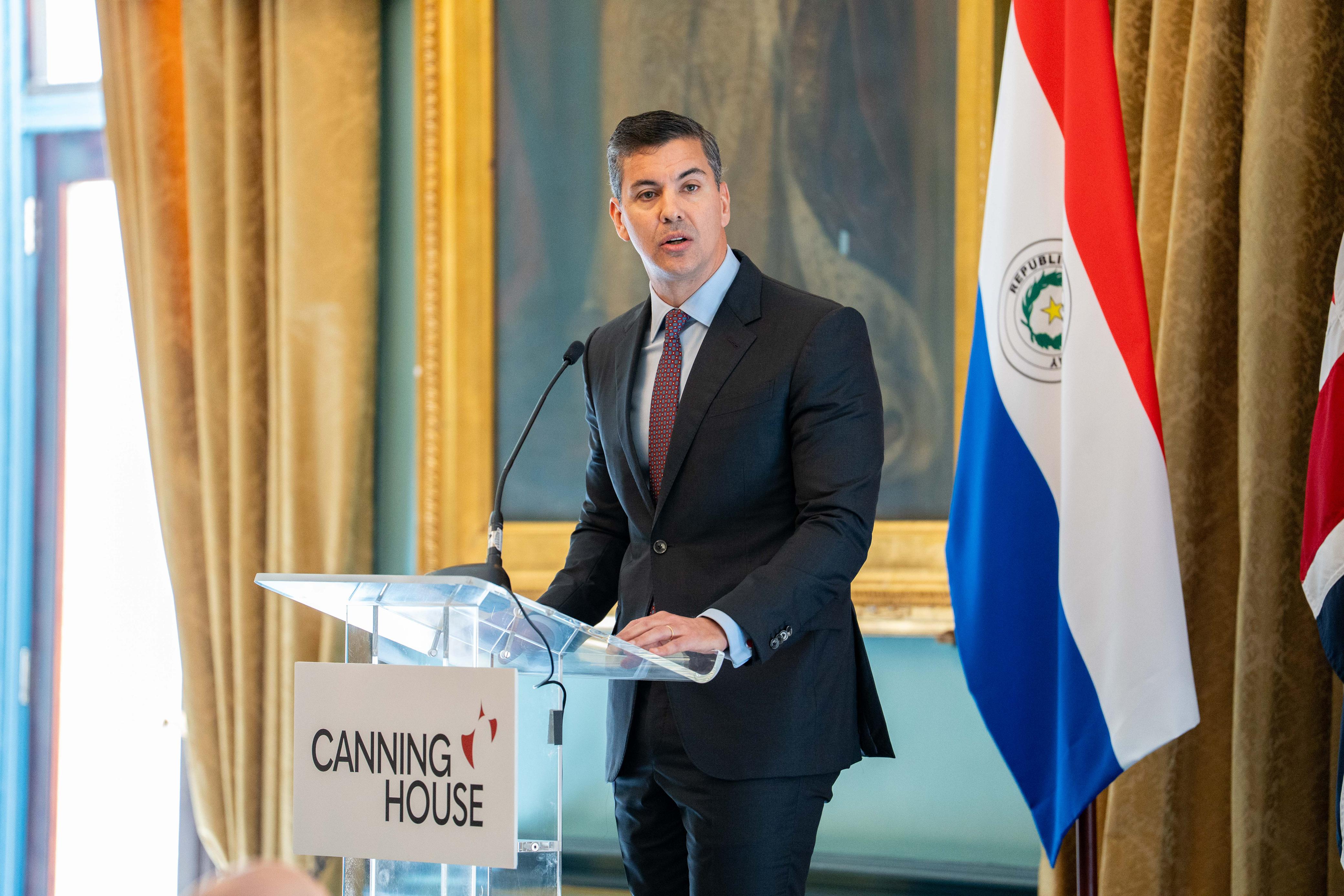 Presidente Peña presenta el potencial económico e histórico de Paraguay ante líderes británicos