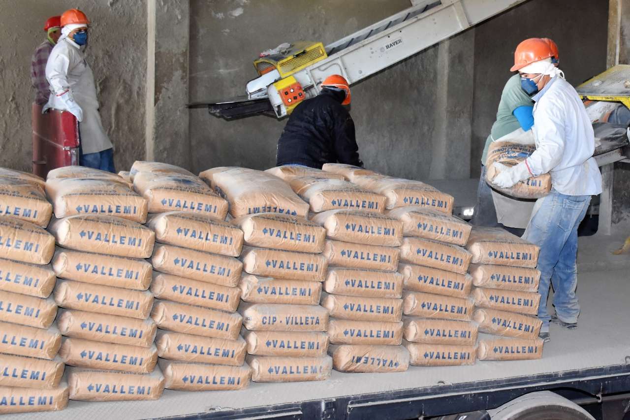 Gobierno reduce los precios del cemento de la INC, para beneficio de la ciudadanía