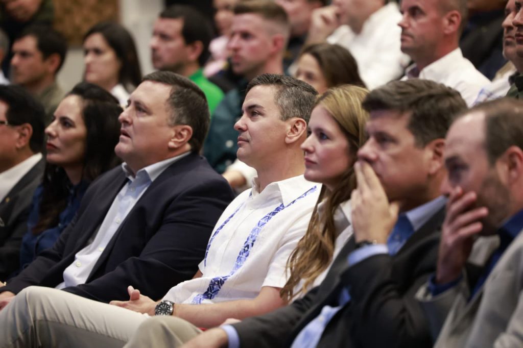 Paneles de alto nivel y negocios marcan la Expo Madera 2025