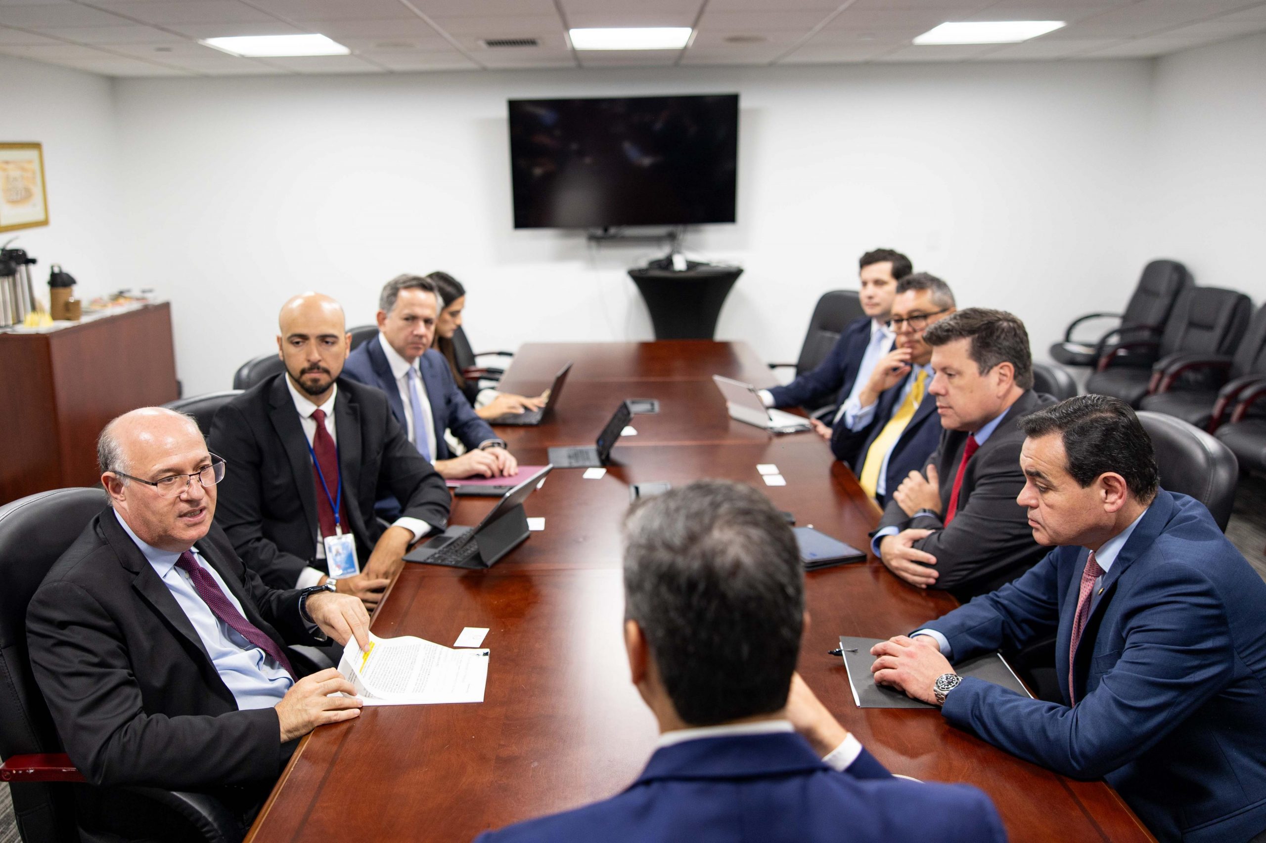 BID destina USD 1.000 millones para impulsar sectores estratégicos del Paraguay