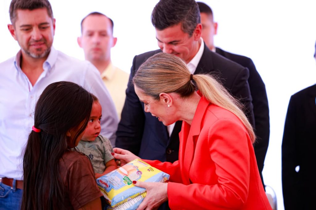 Salud pública fortalecida: más equipos, más cirugías y más cobertura para la primera infancia.