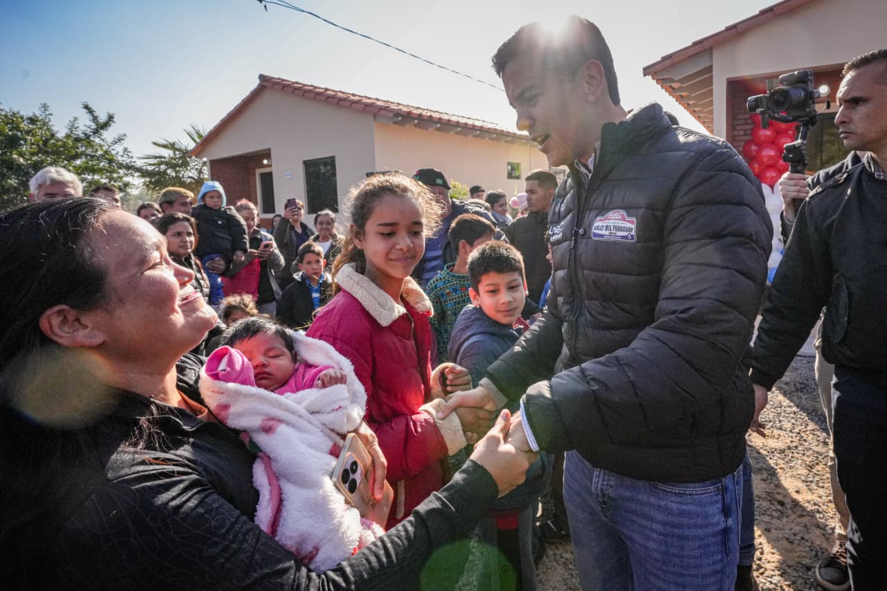 Presidente Peña impulsa acceso a la vivienda y refuerza la protección social en el departamento Central