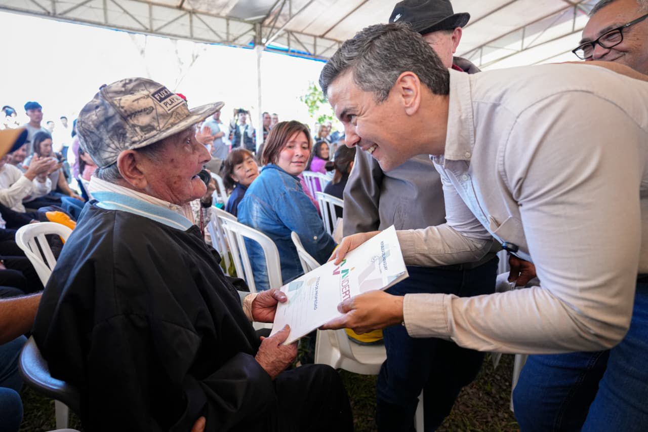 Gobierno del Paraguay impulsa obras viales y apoyo social en Guairá: jornada encabezada por el Presidente Santiago Peña