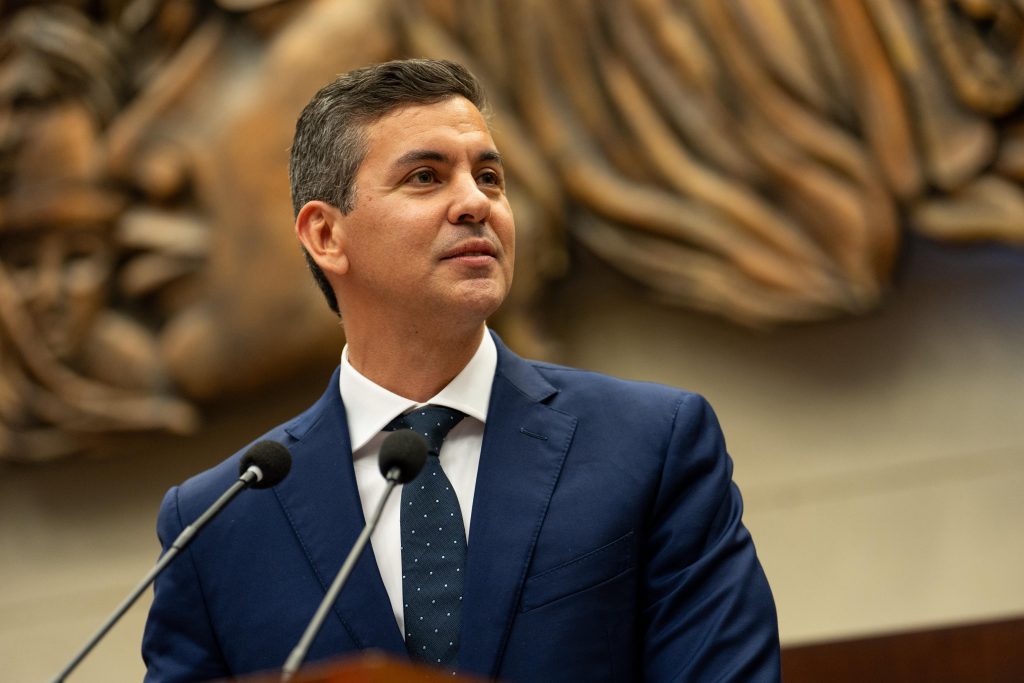 El Presidente de la República, Santiago Peña pronuncia un discurso ante la Asamblea Nacional de Panamá