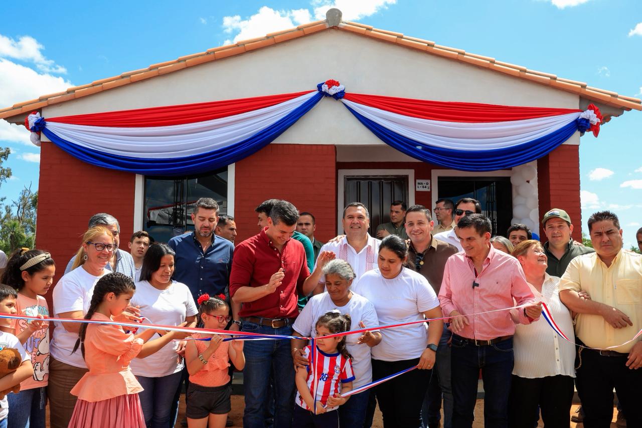 Inversión del Gobierno en Misiones beneficia a 65 familias con viviendas y aportes sociales para la zona Inversión del Gobierno en Misiones beneficia a 65 familias con viviendas y aportes sociales para la zona