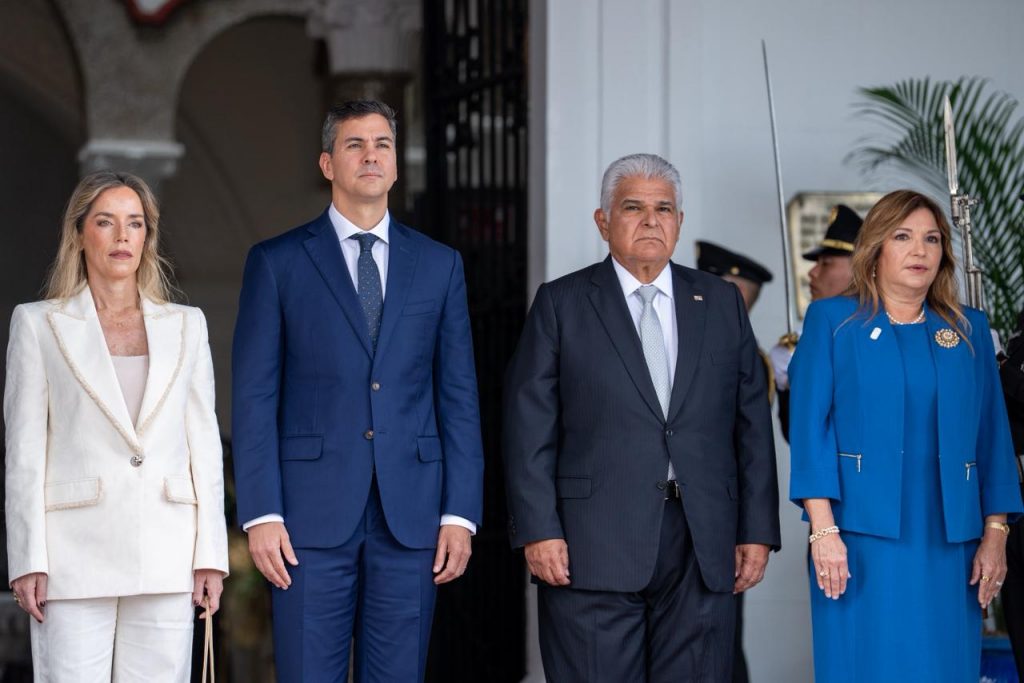 Visita oficial del presidente de la República, Santiago Peña, y la Primera Dama de la Nación, Leticia Ocampos, a Panamá
