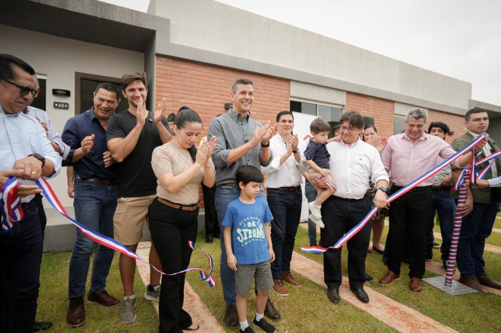 Presidente Santiago Peña anuncia ampliación de beneficios de Che Róga Porã 2.0