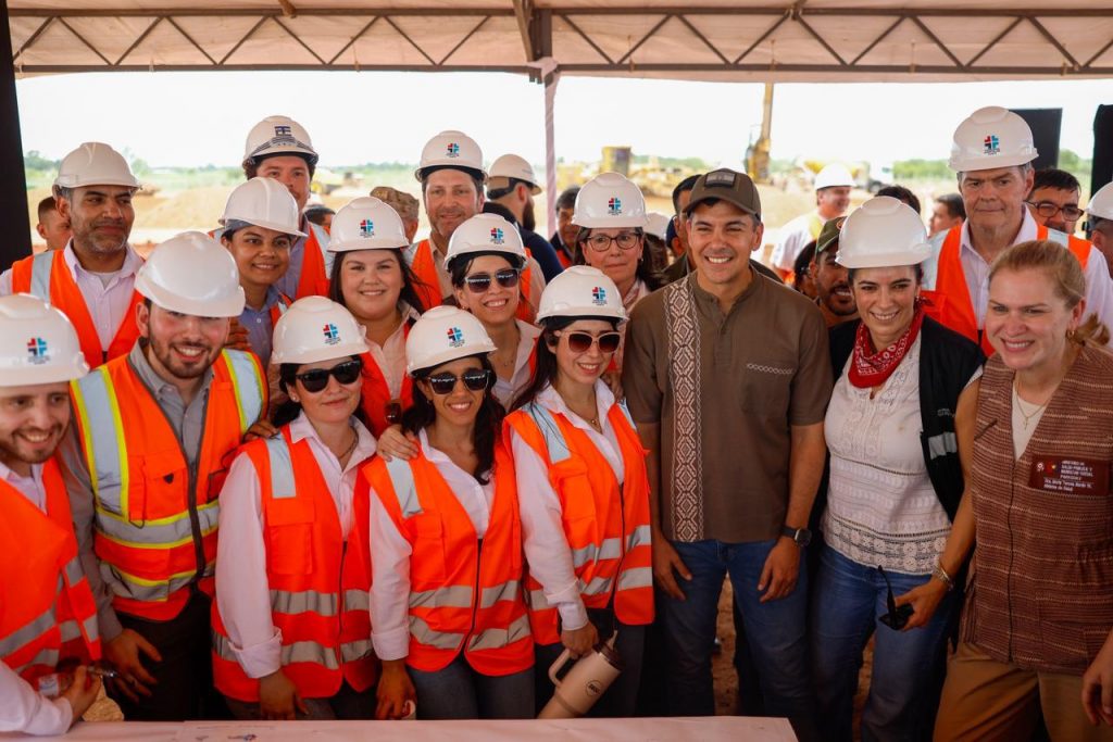 Presidente Peña supervisa avance del Hospital General de Concepción, la mayor inversión sanitaria del Norte