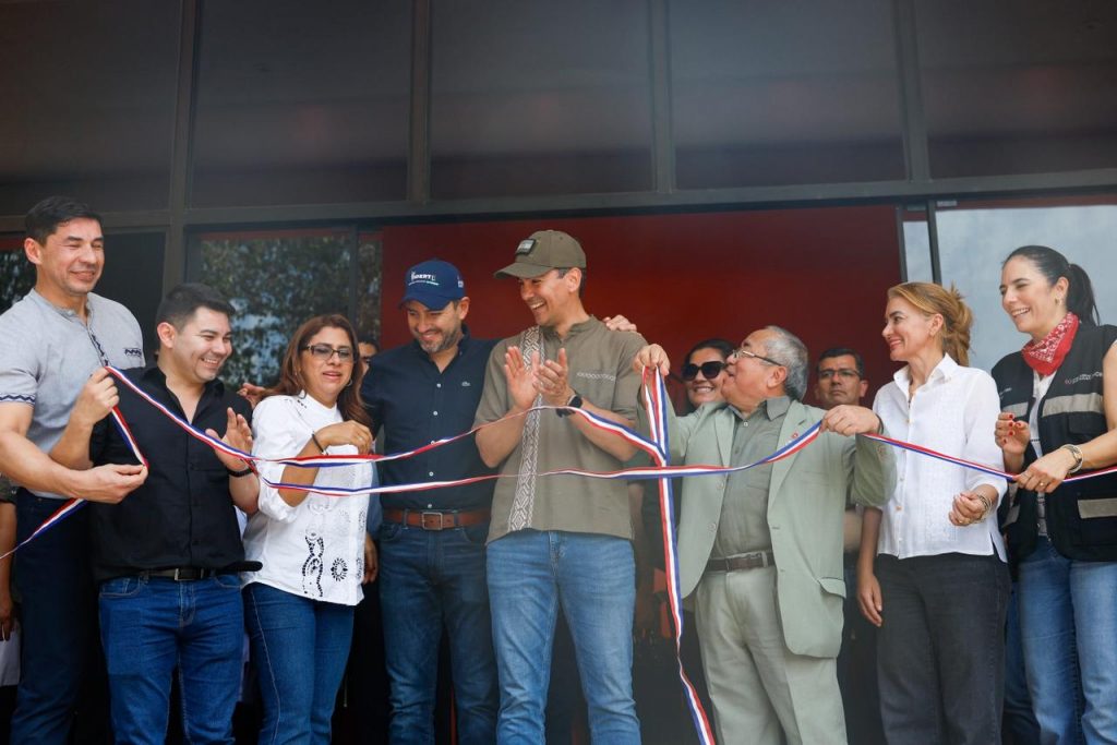 Presidente Peña habilita nuevo Salón Auditorio de la Universidad Nacional de Concepción y reafirma su compromiso con la educación pública del interior