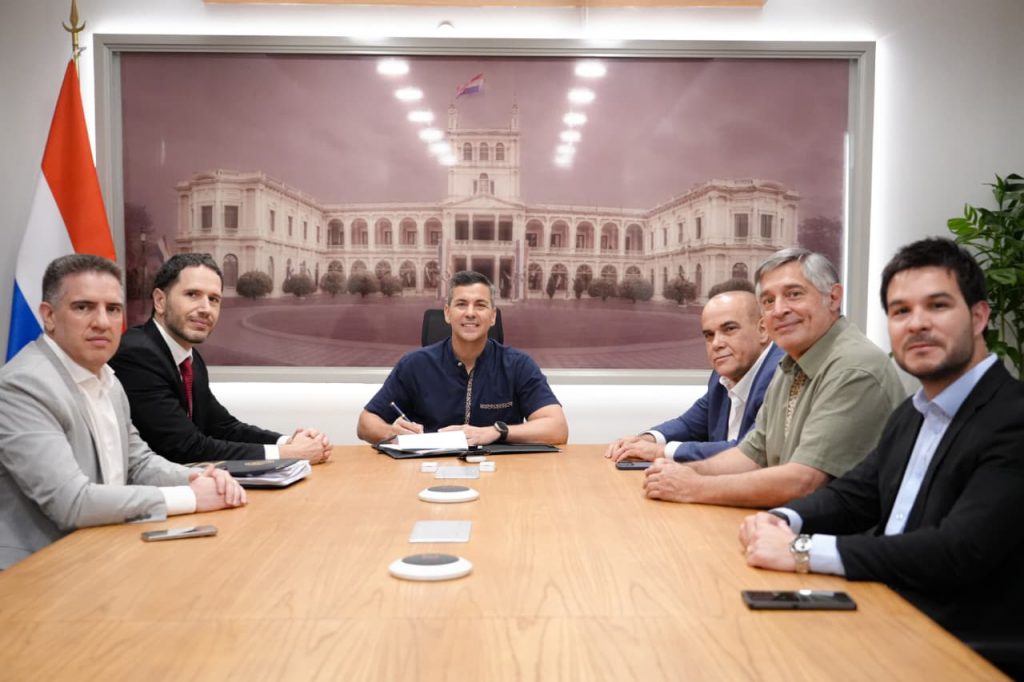 Ejecutivo presenta proyecto de ley para regular el uso de dispositivos electrónicos en instituciones educativas con un eje claro: los niños en el centro de la política pública